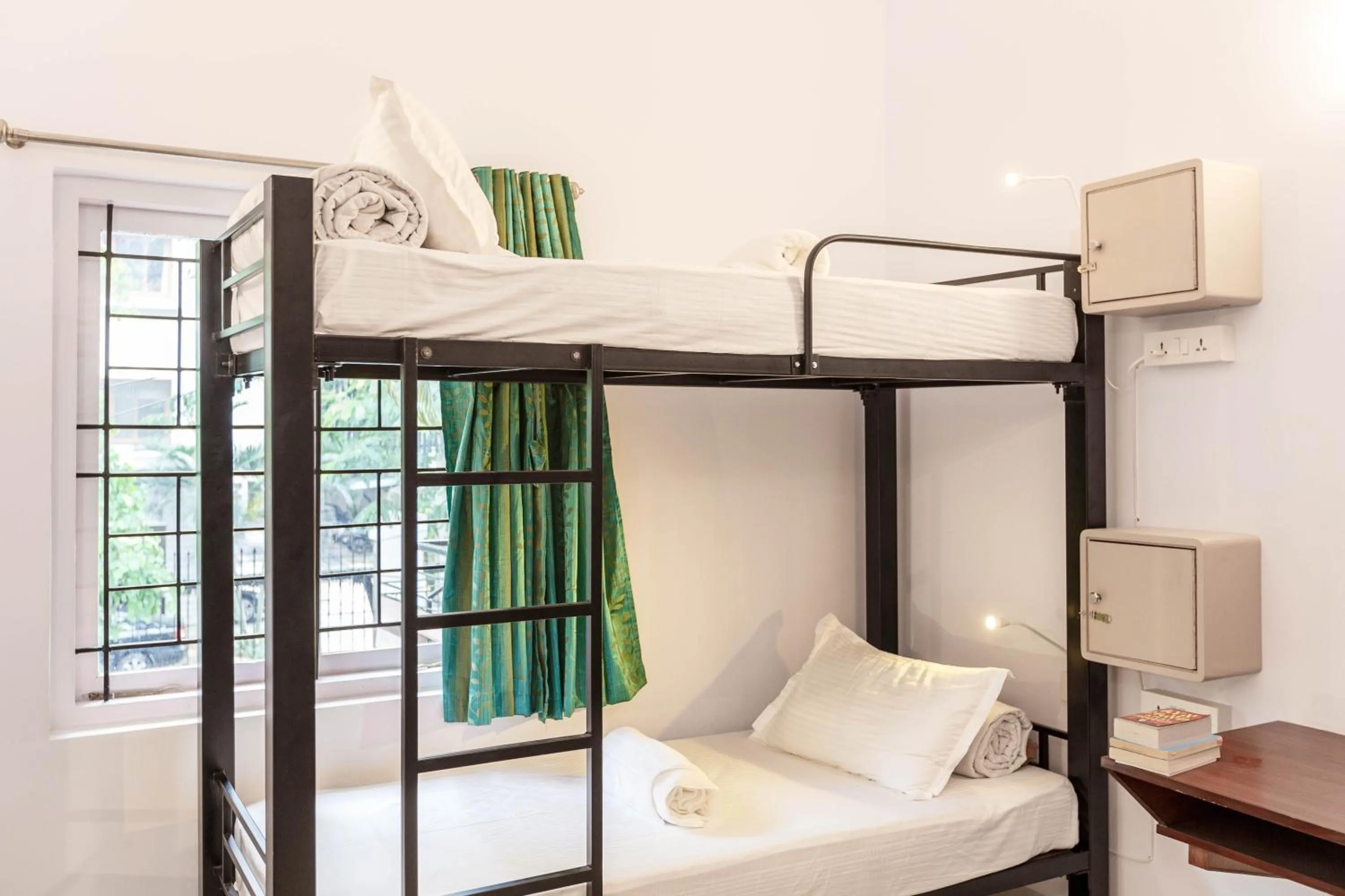 Bed in Locul Uptown - Near Bangalore Palace Grounds