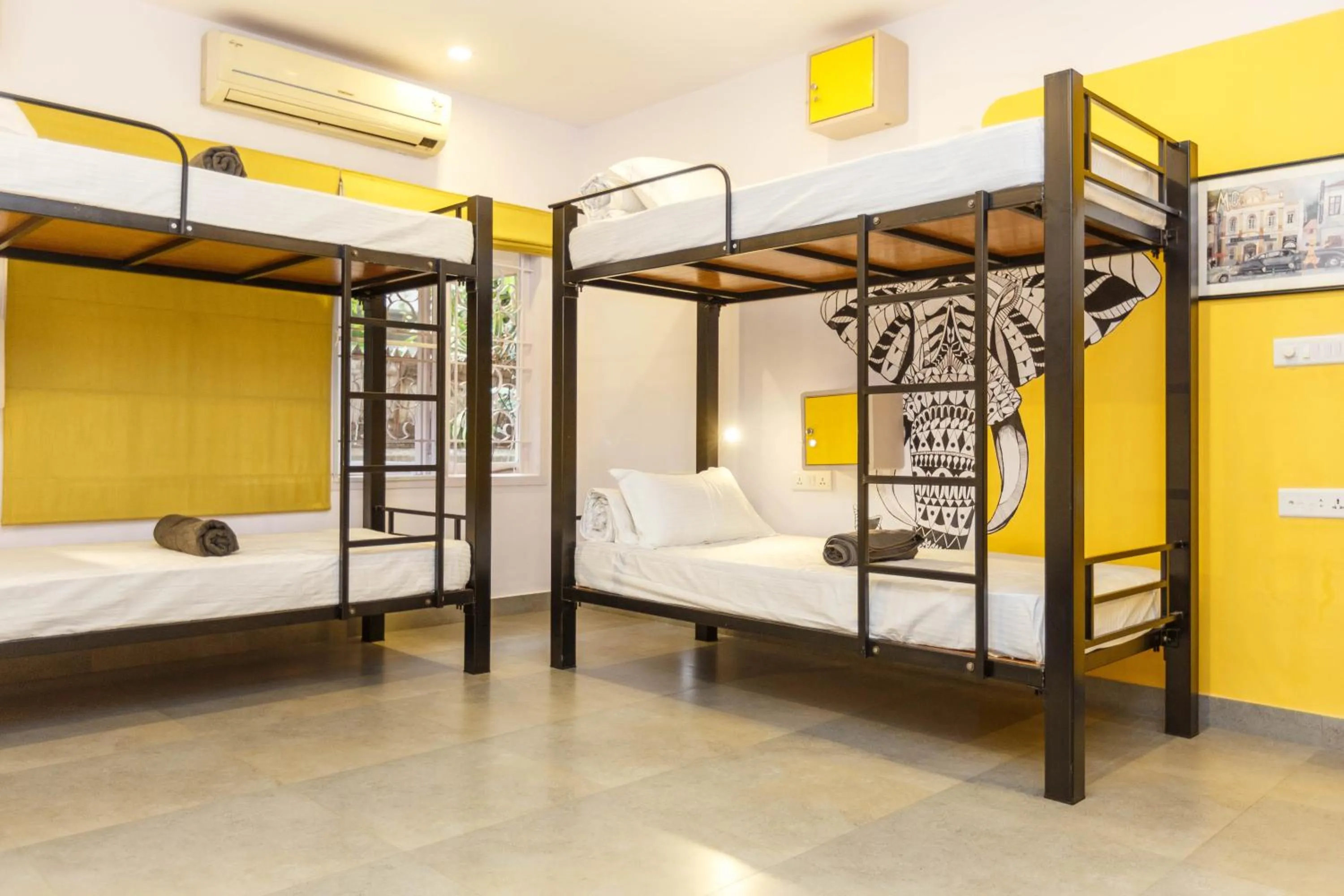 Bed in Locul Uptown - Near Bangalore Palace Grounds