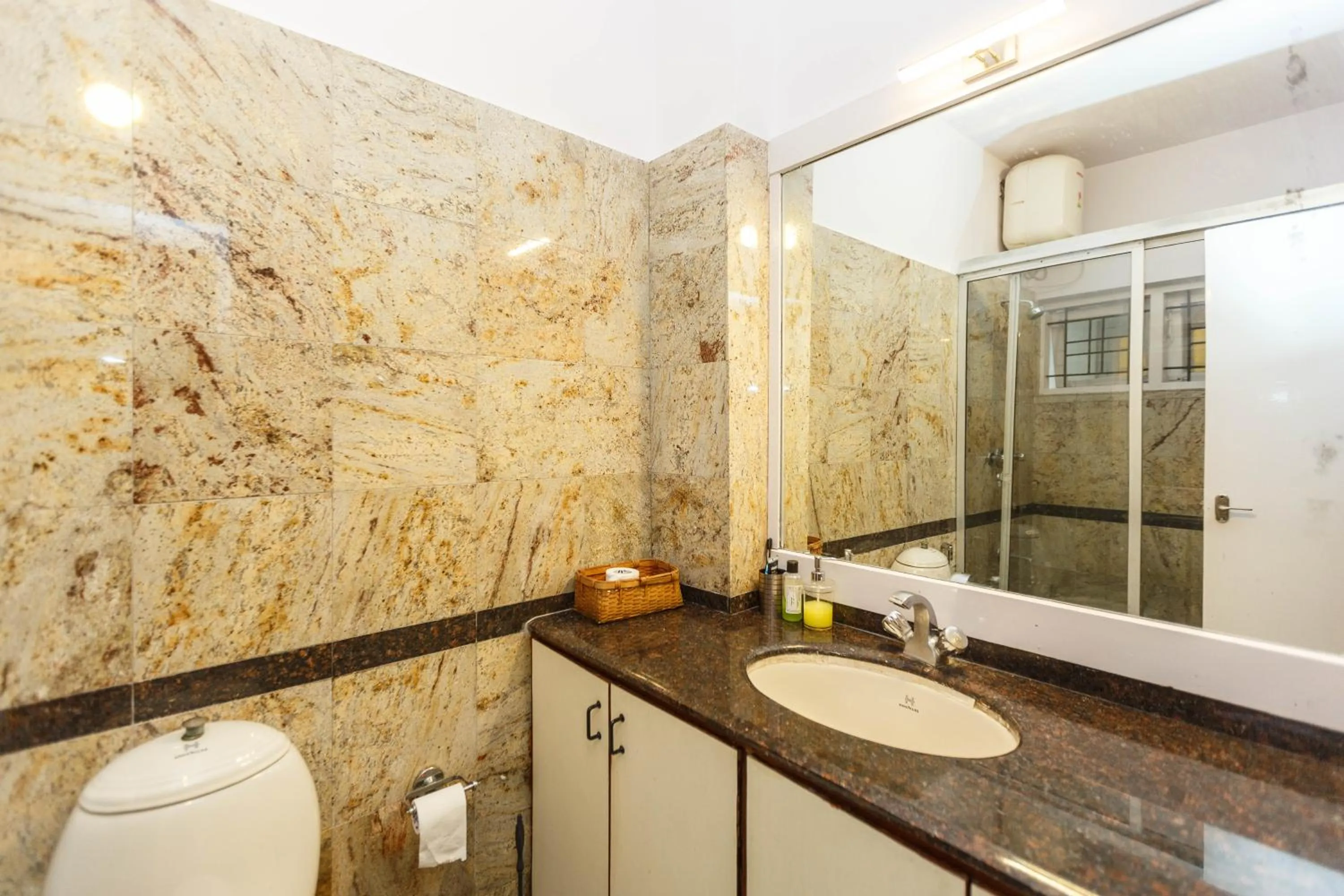 Shower in Locul Uptown - Near Bangalore Palace Grounds