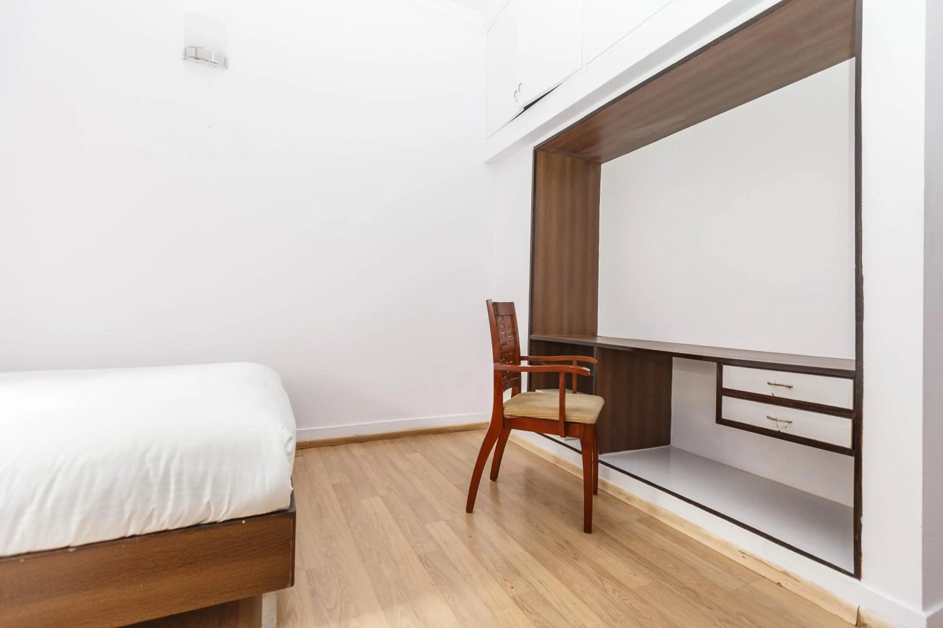 Bedroom, Bed in Locul Uptown - Near Bangalore Palace Grounds