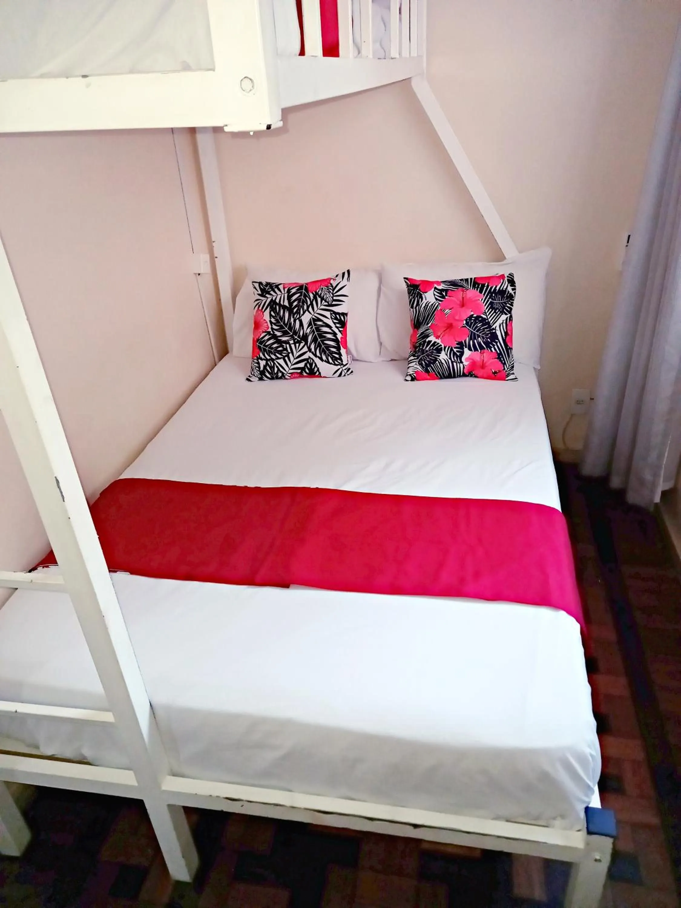 Photo of the whole room, Bed in Solar Hostel Beach Copacabana