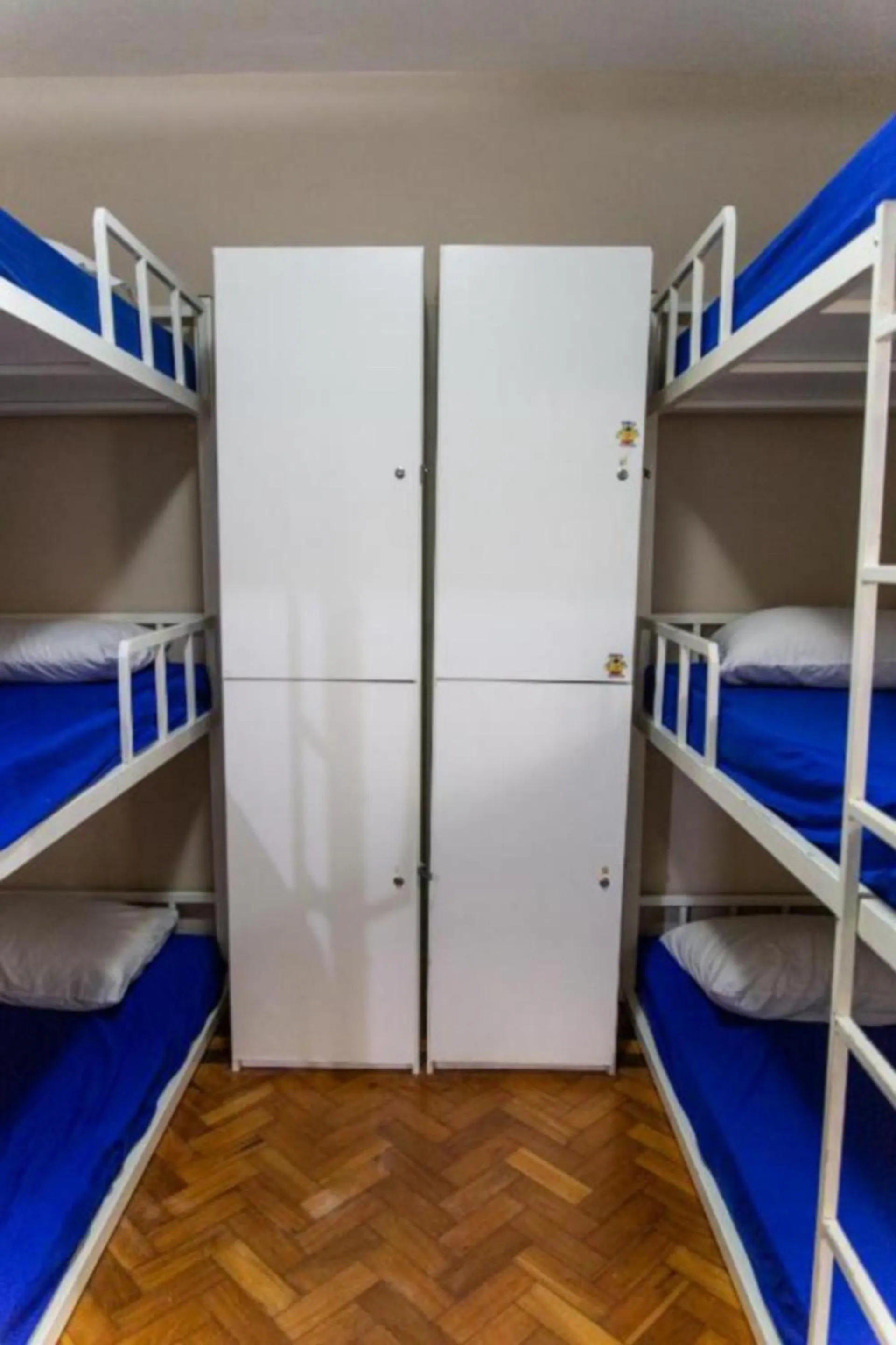 microwave, Bed in Solar Hostel Beach Copacabana