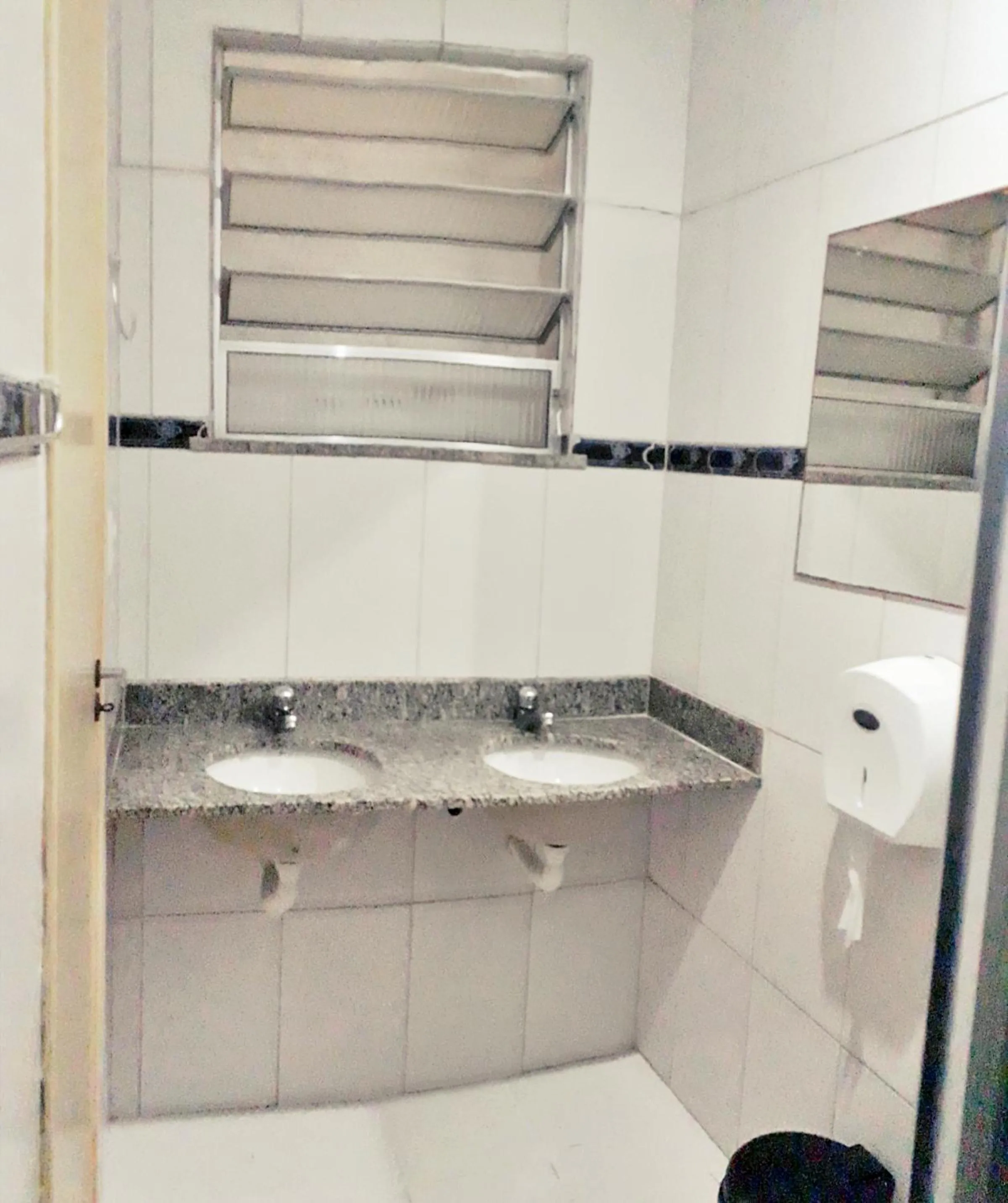 Bathroom in Solar Hostel Beach Copacabana