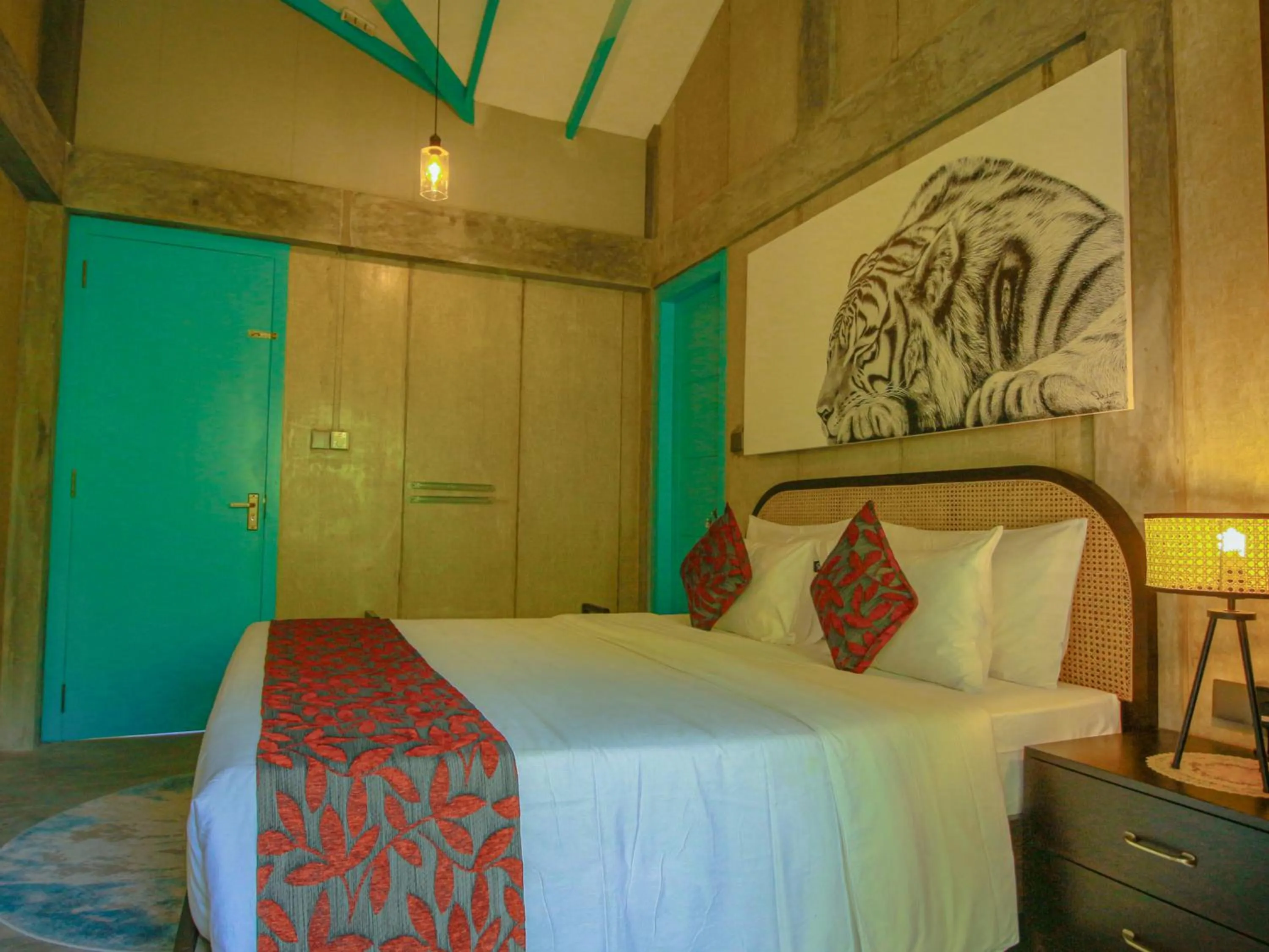 Bedroom, Bed in Villa Blue Monk - Thema Collection