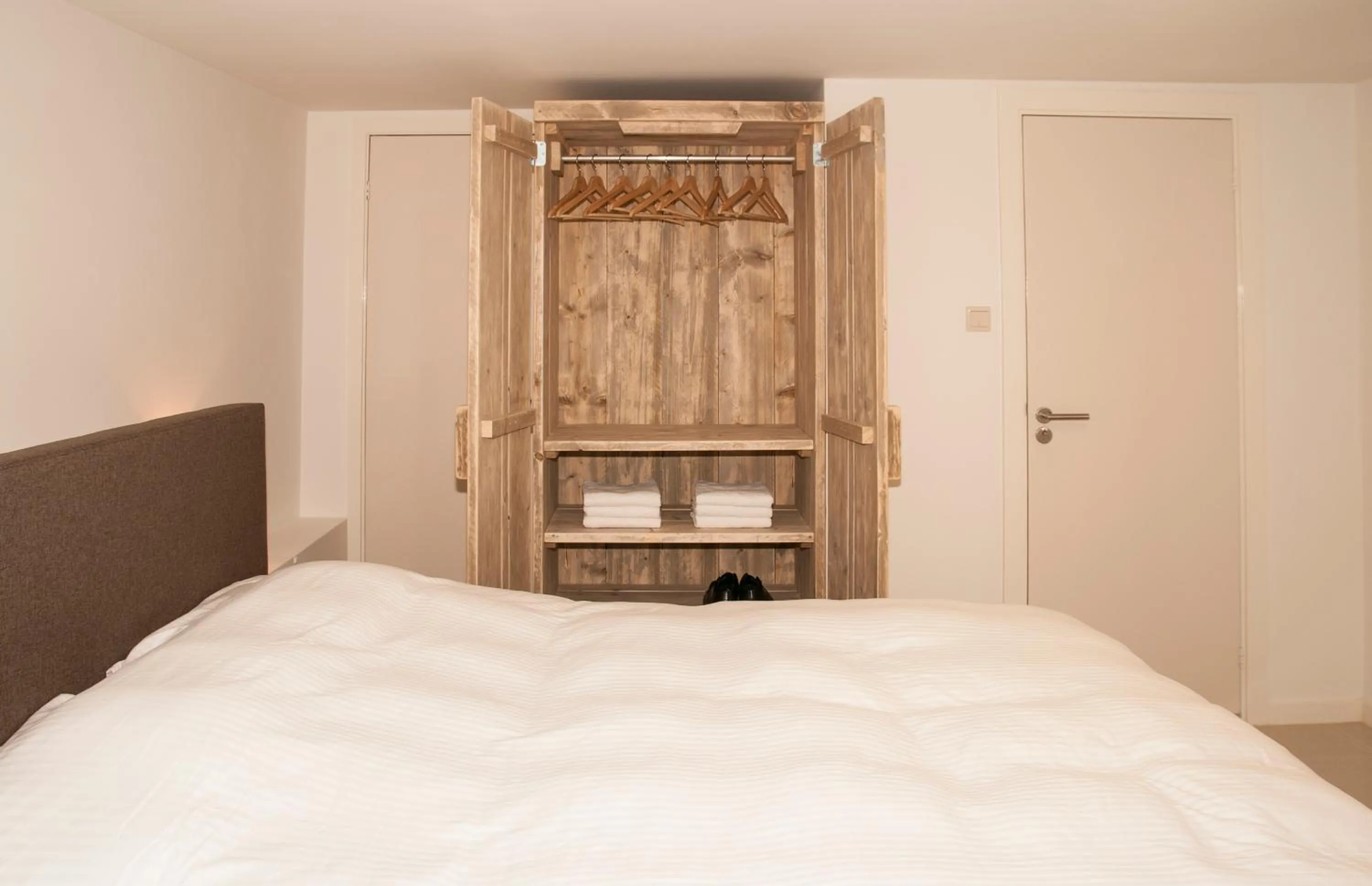 Decorative detail, Bed in Casa Del Cisne