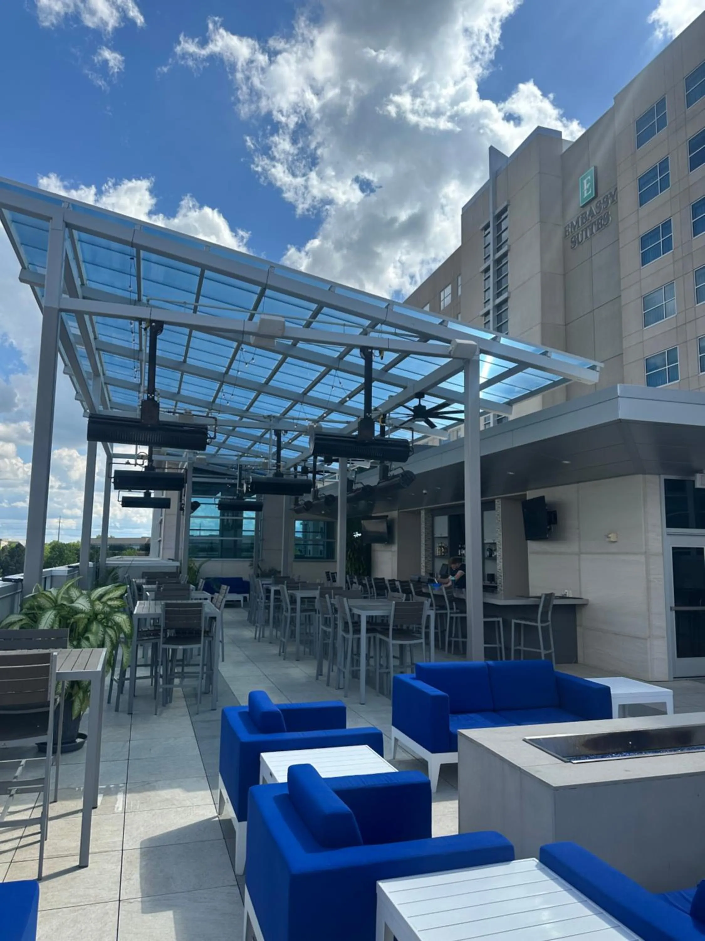 Restaurant/places to eat in Embassy Suites by Hilton Kansas City Olathe