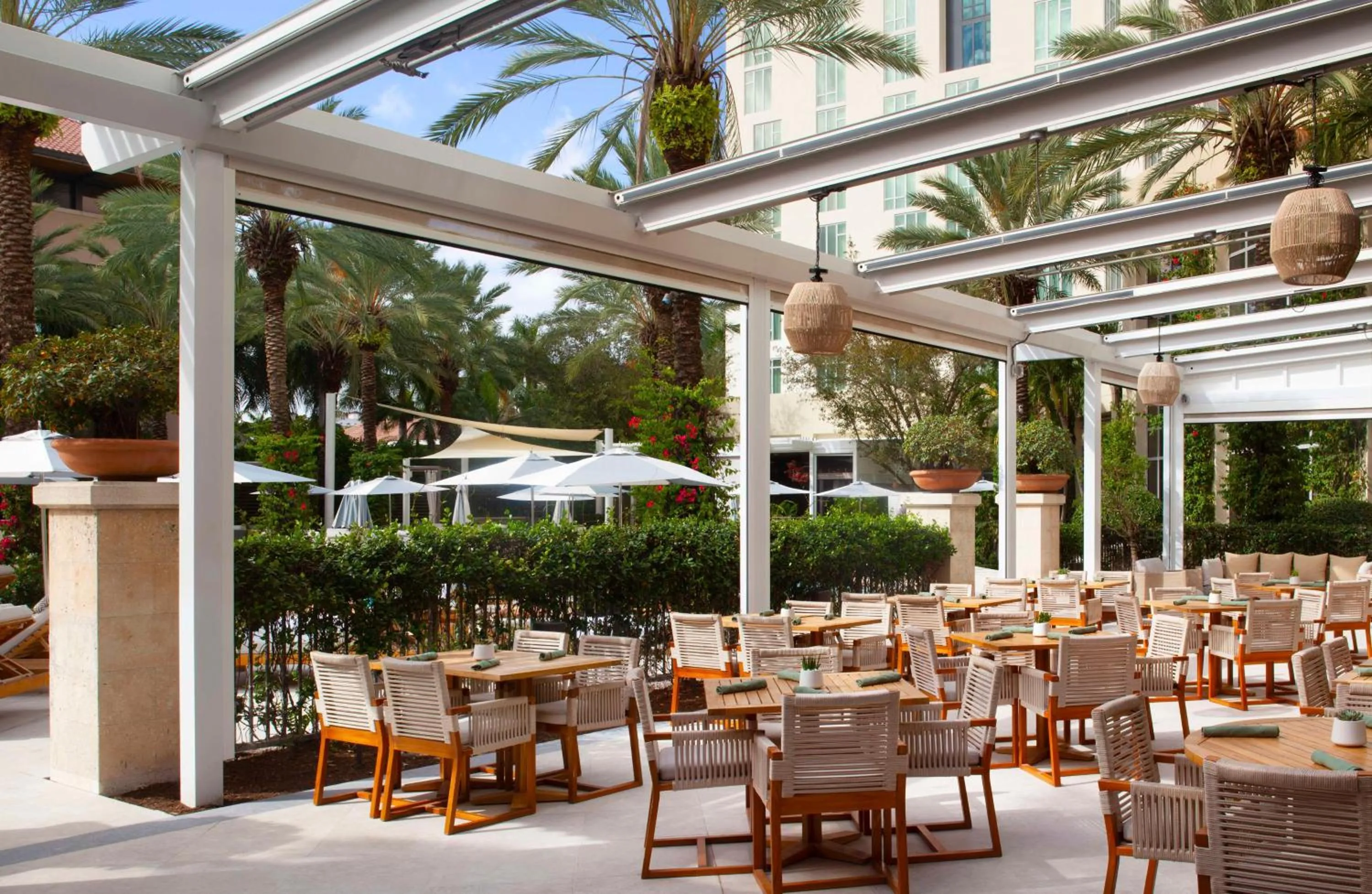 Restaurant/places to eat in Hilton West Palm Beach