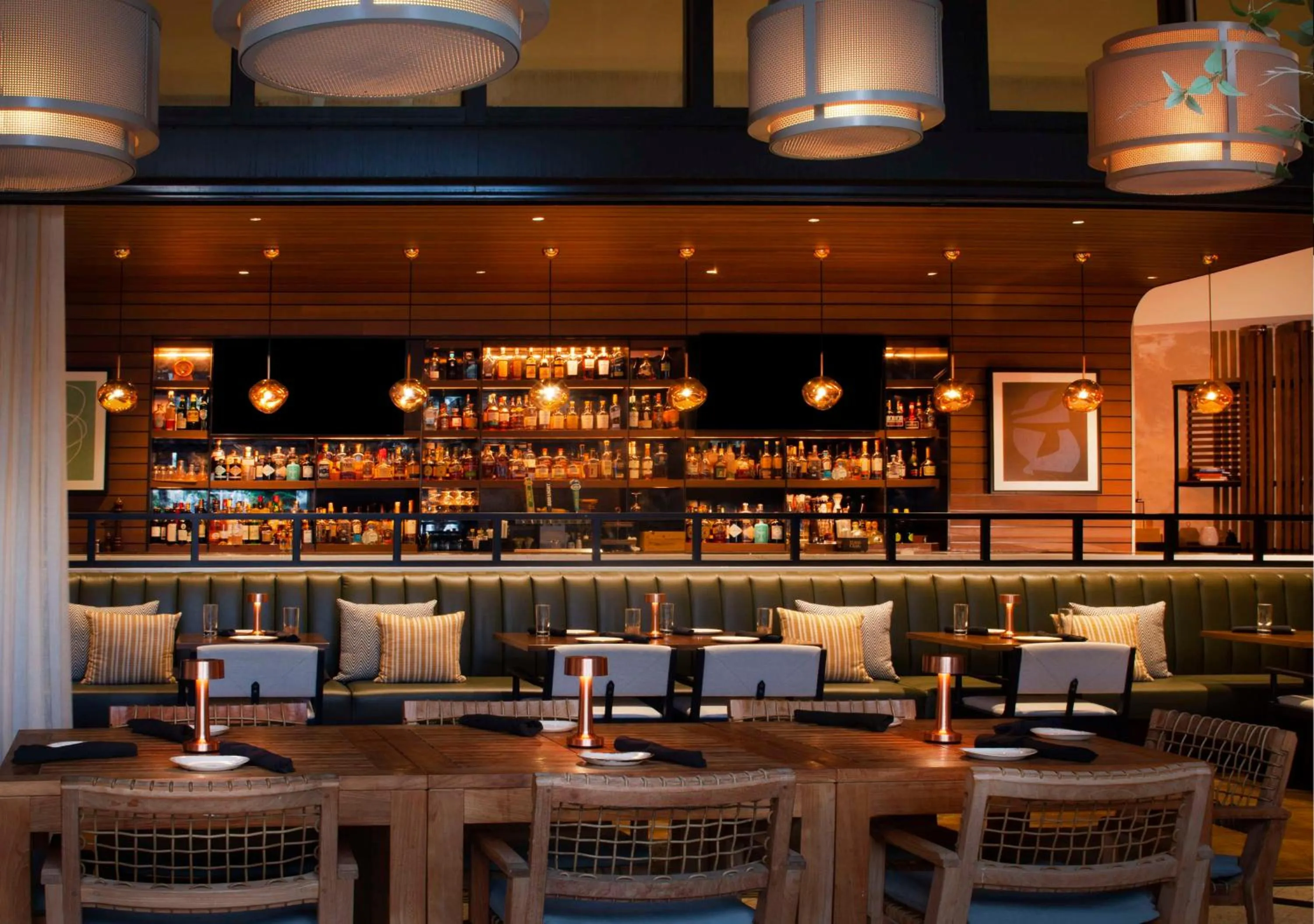 Lounge or bar in Hilton West Palm Beach