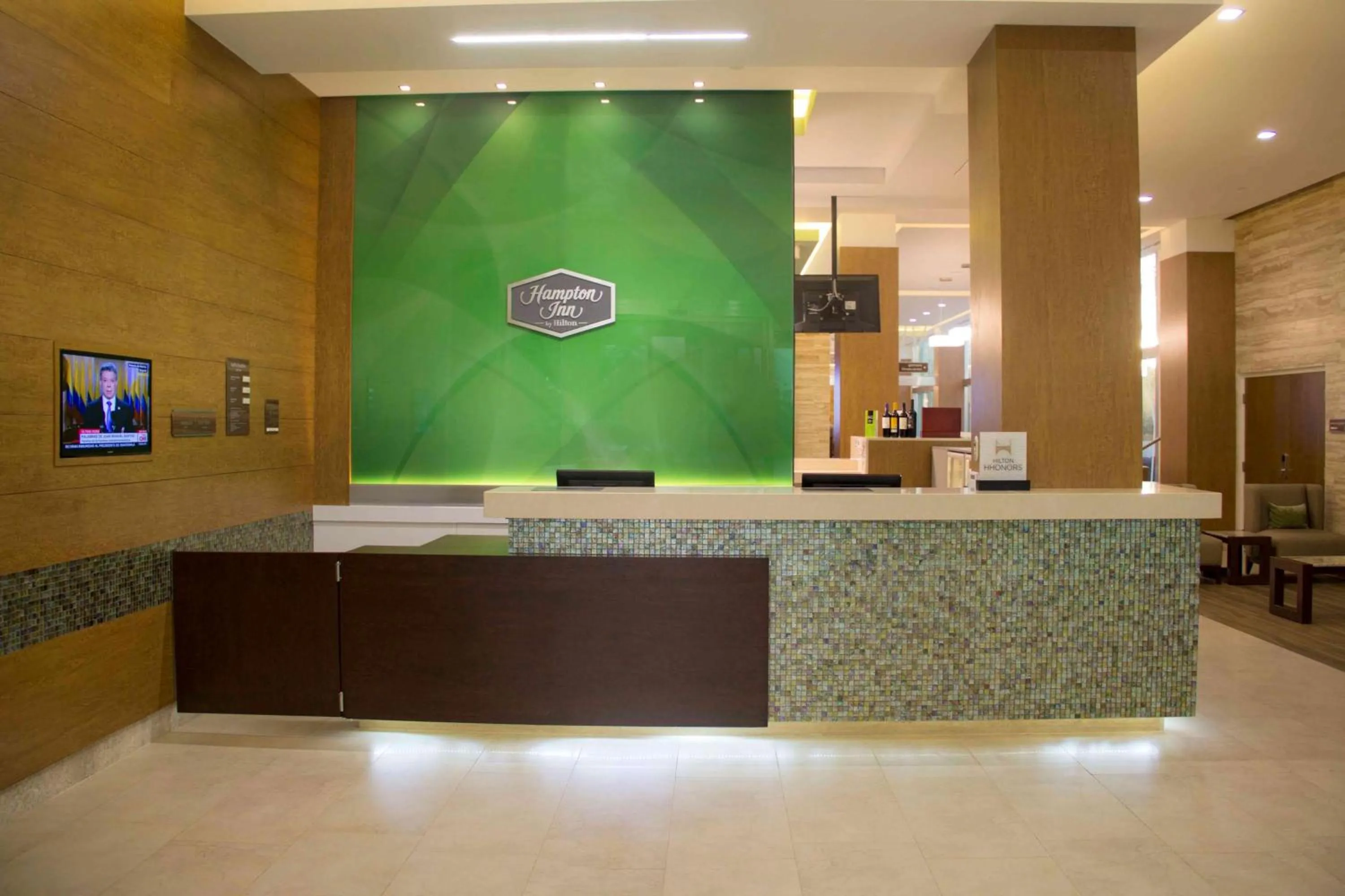 Lobby or reception in Hampton Inn by Hilton Merida