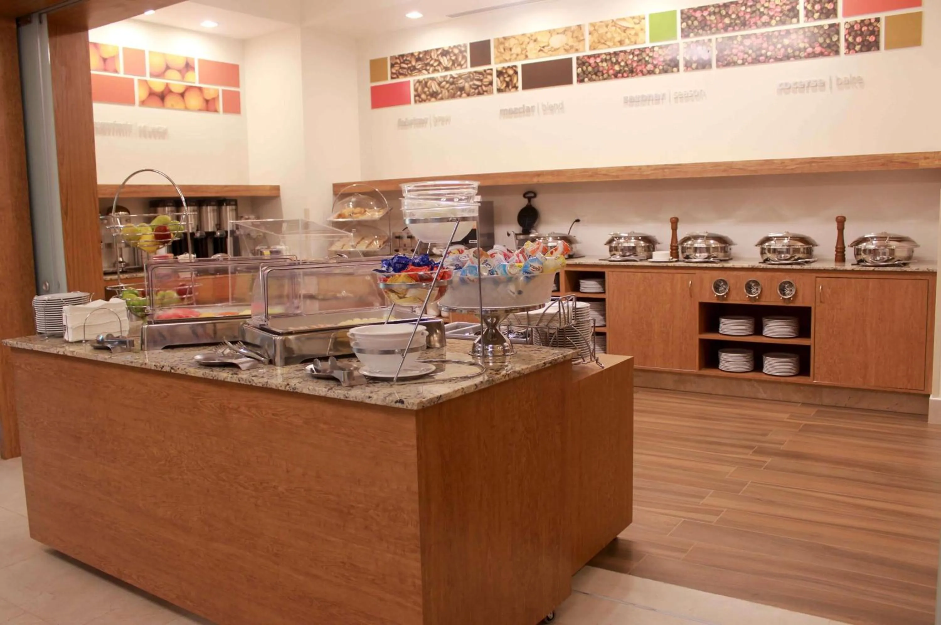 Restaurant/places to eat in Hampton Inn by Hilton Merida