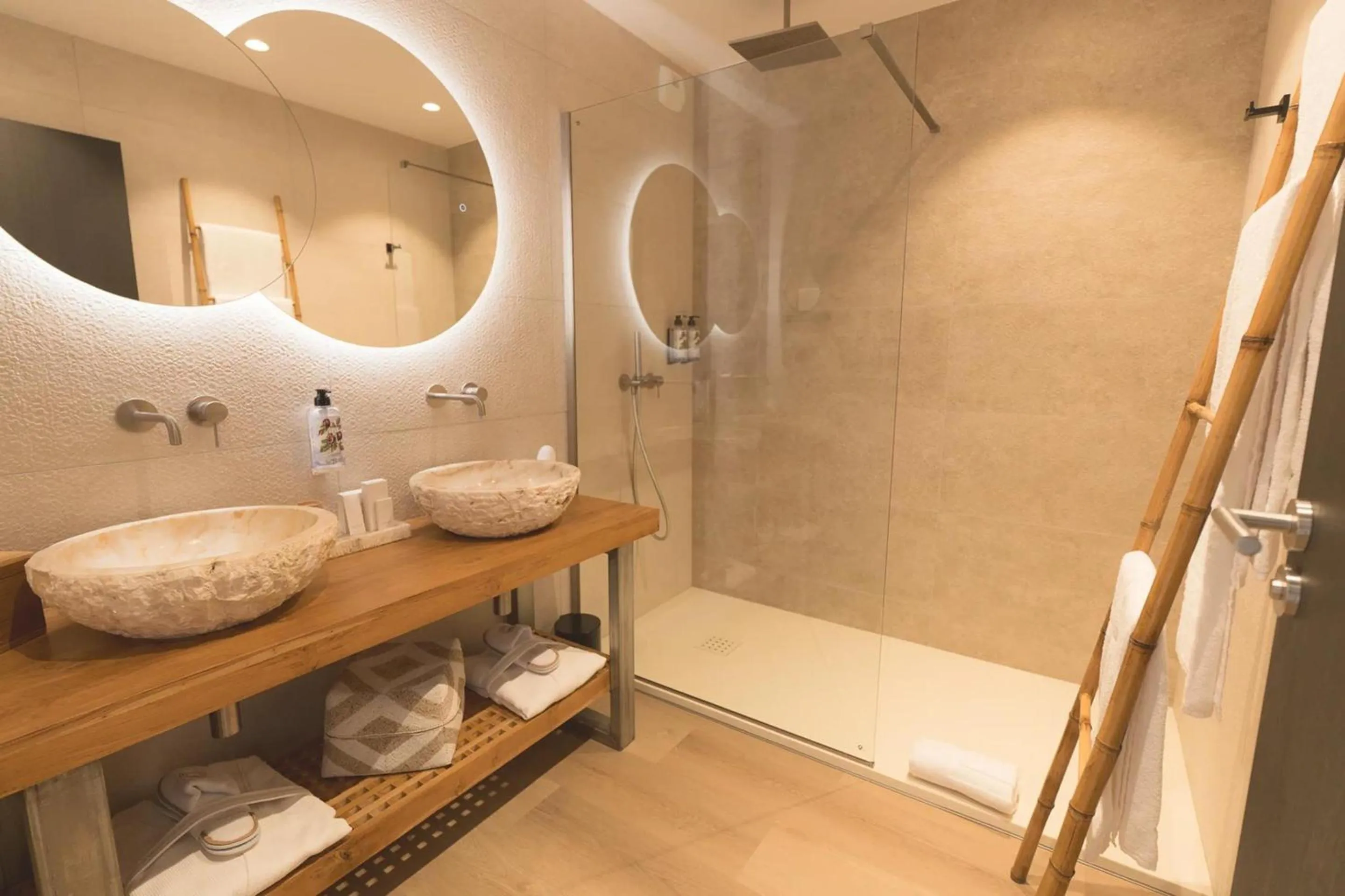 Bathroom in Hôtel & Spa Best Western Premier A Storia Solenzara