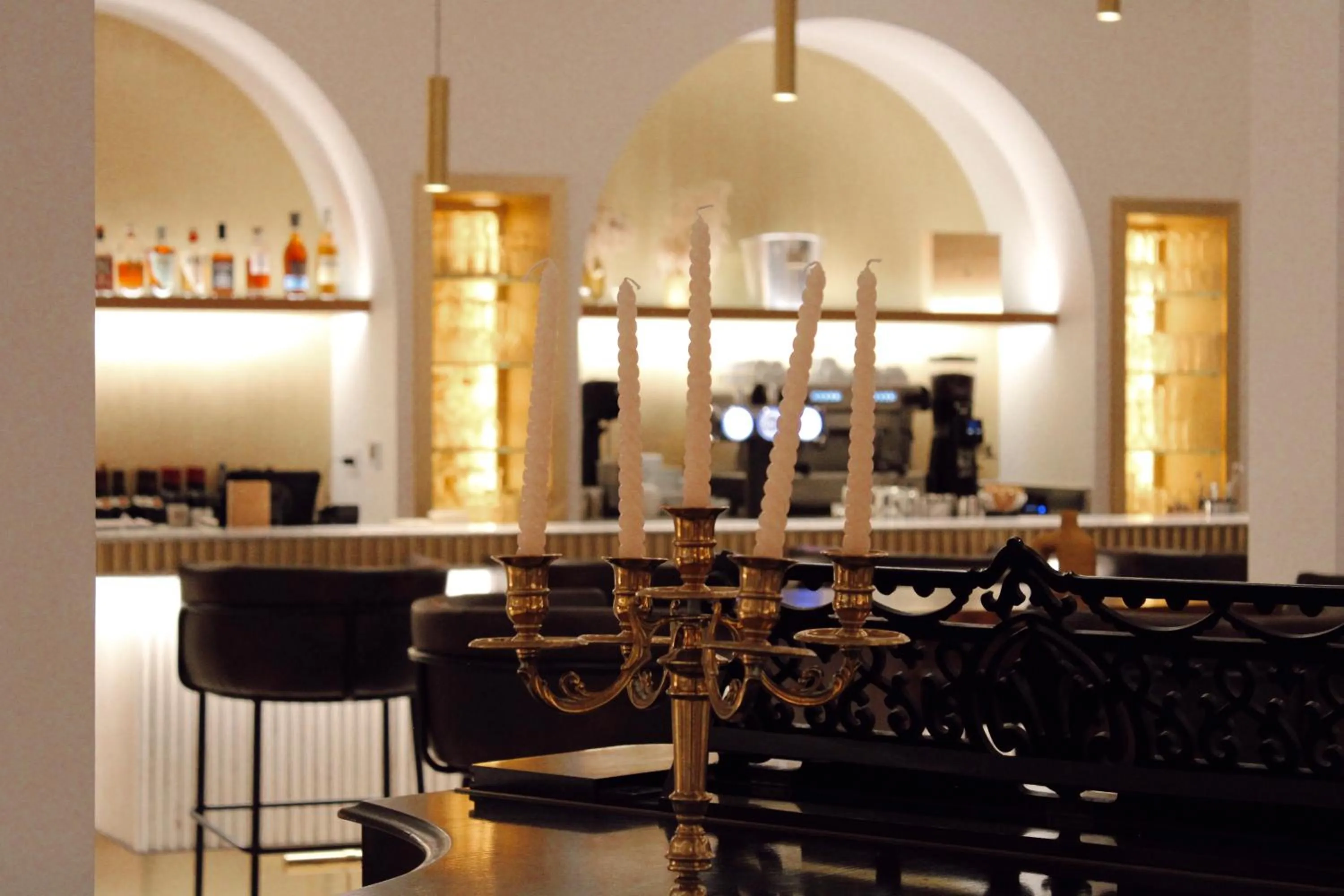 Lounge or bar in Hôtel & Spa Best Western Premier A Storia Solenzara