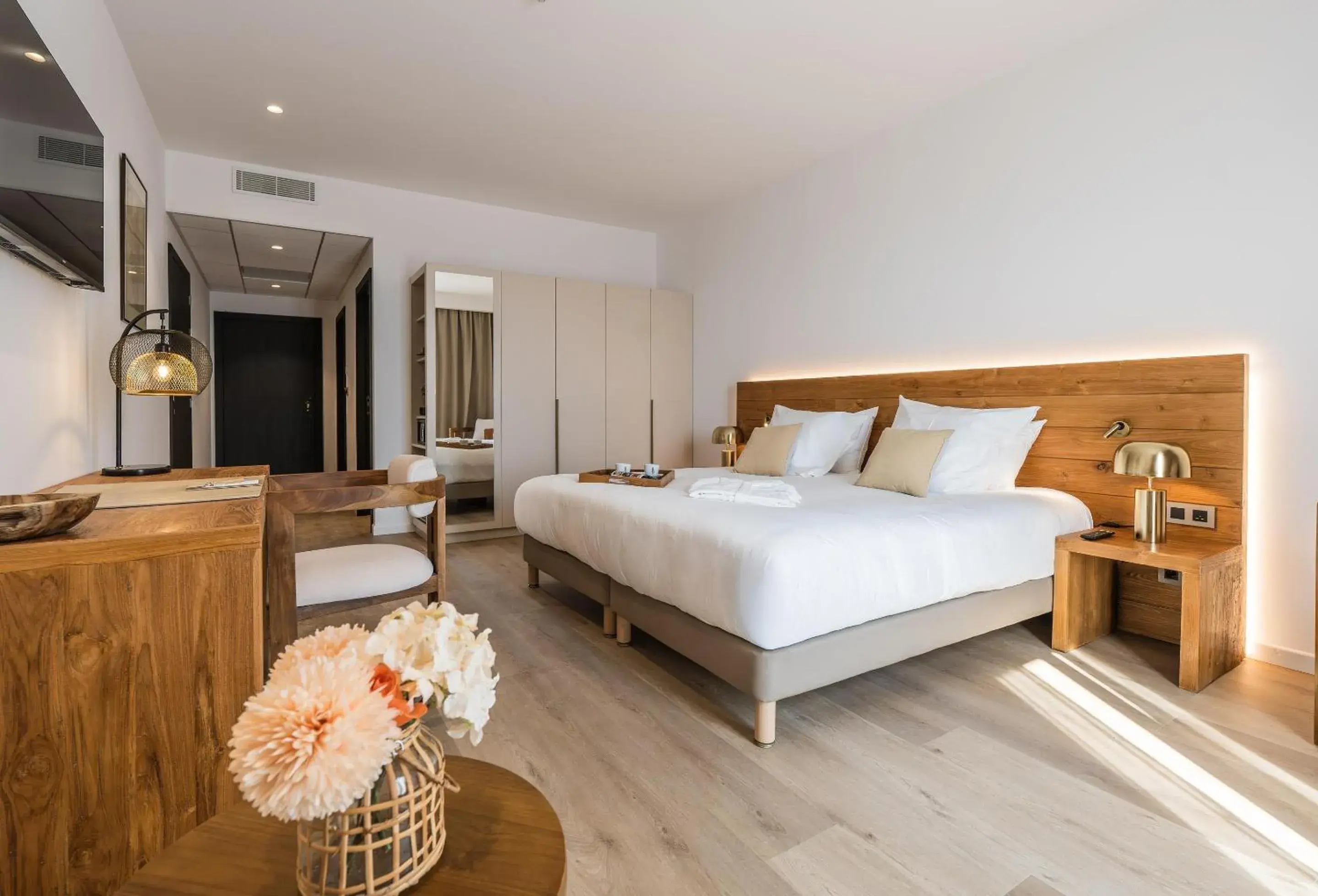 Deluxe King Room with Sofa Bed, Balcony and Sea View - Non-Smoking in Hôtel & Spa Best Western Premier A Storia Solenzara Deluxe King Room with Sofa Bed, Balcony and Sea View - Non-Smoking in Hôtel & Spa Best Western Premier A Storia Solenzara