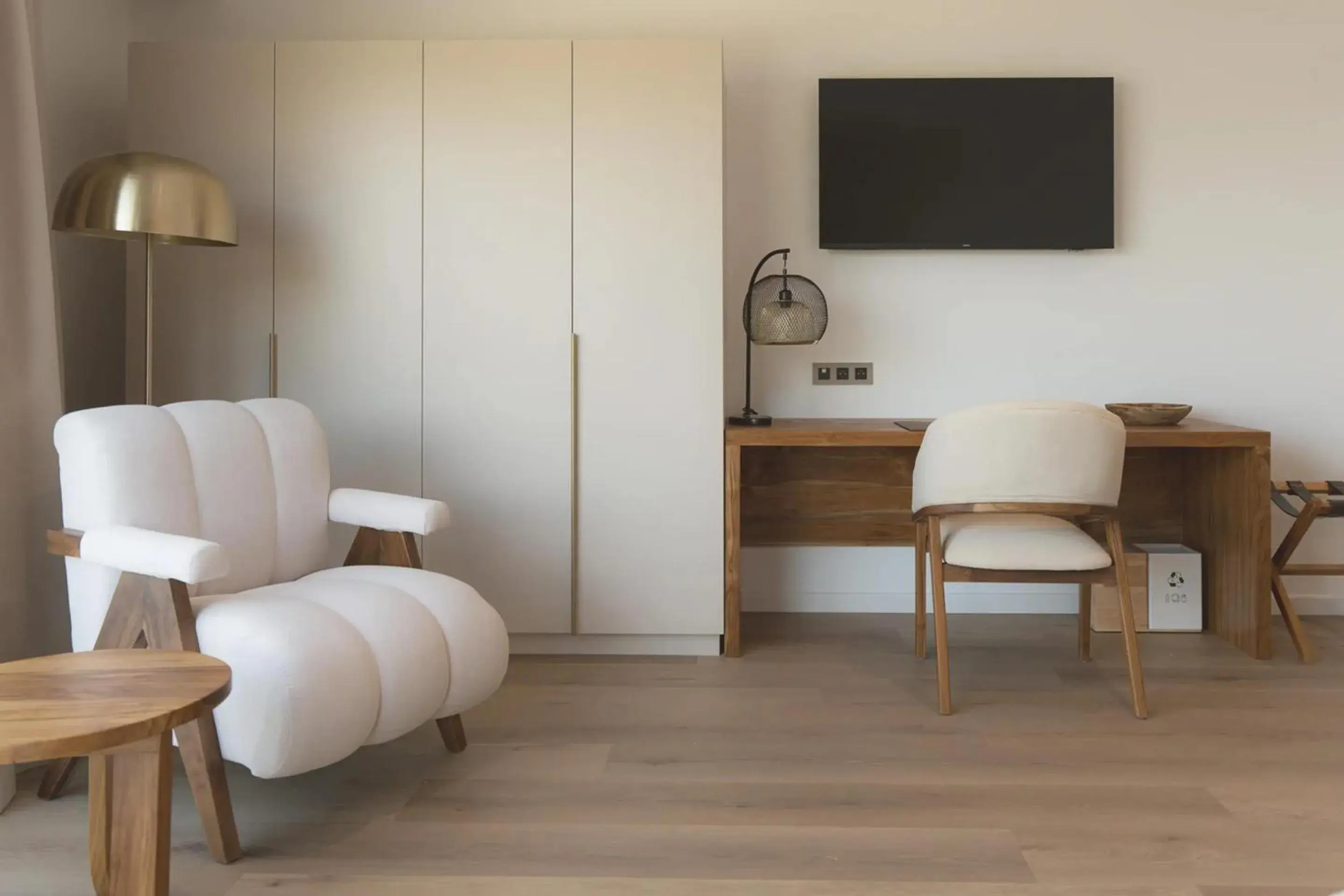 King Suite with Balcony, Sea View and Kitchenette - Non-Smoking in Hôtel & Spa Best Western Premier A Storia Solenzara King Suite with Balcony, Sea View and Kitchenette - Non-Smoking in Hôtel & Spa Best Western Premier A Storia Solenzara