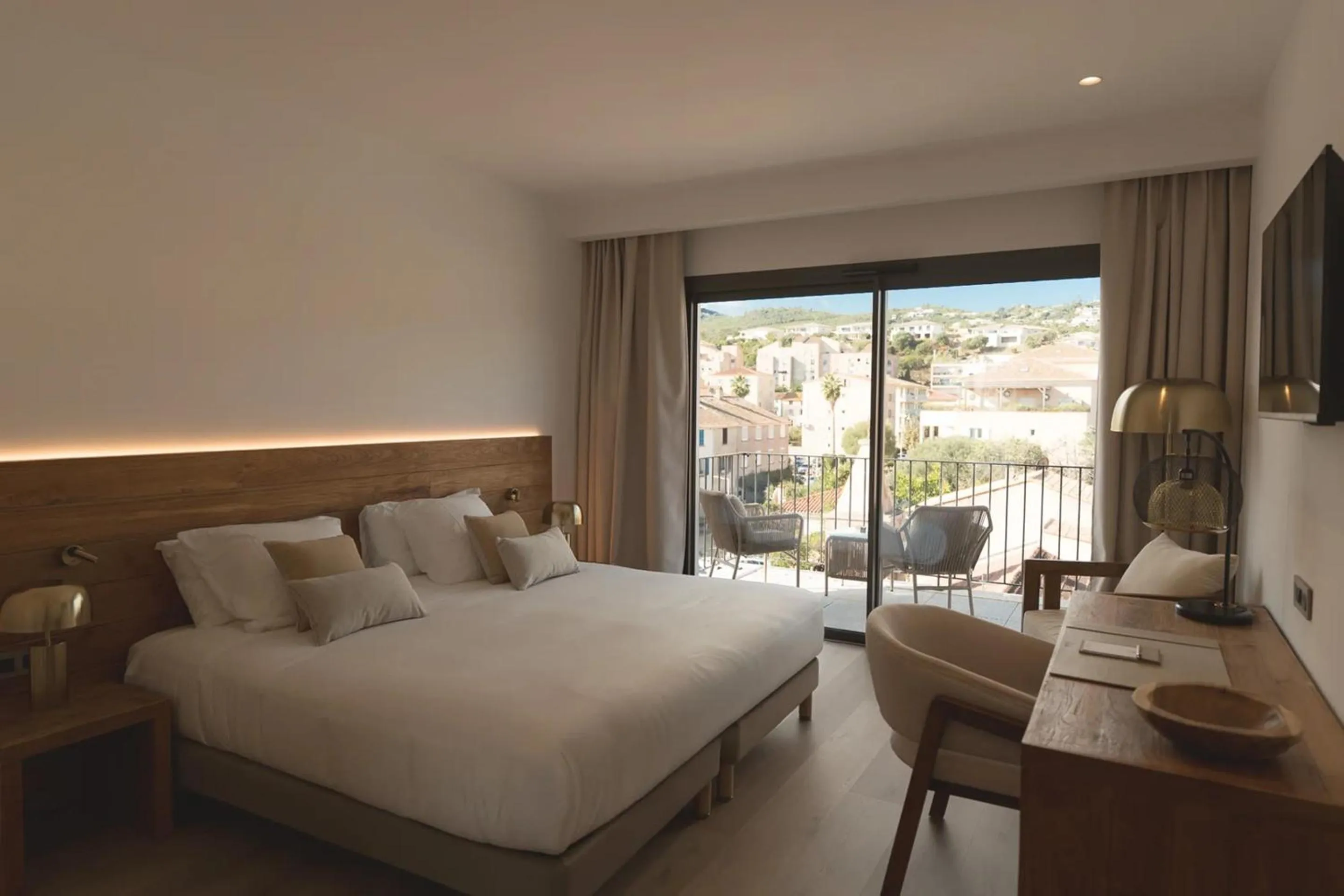 Bedroom, Bed in Hôtel & Spa Best Western Premier A Storia Solenzara