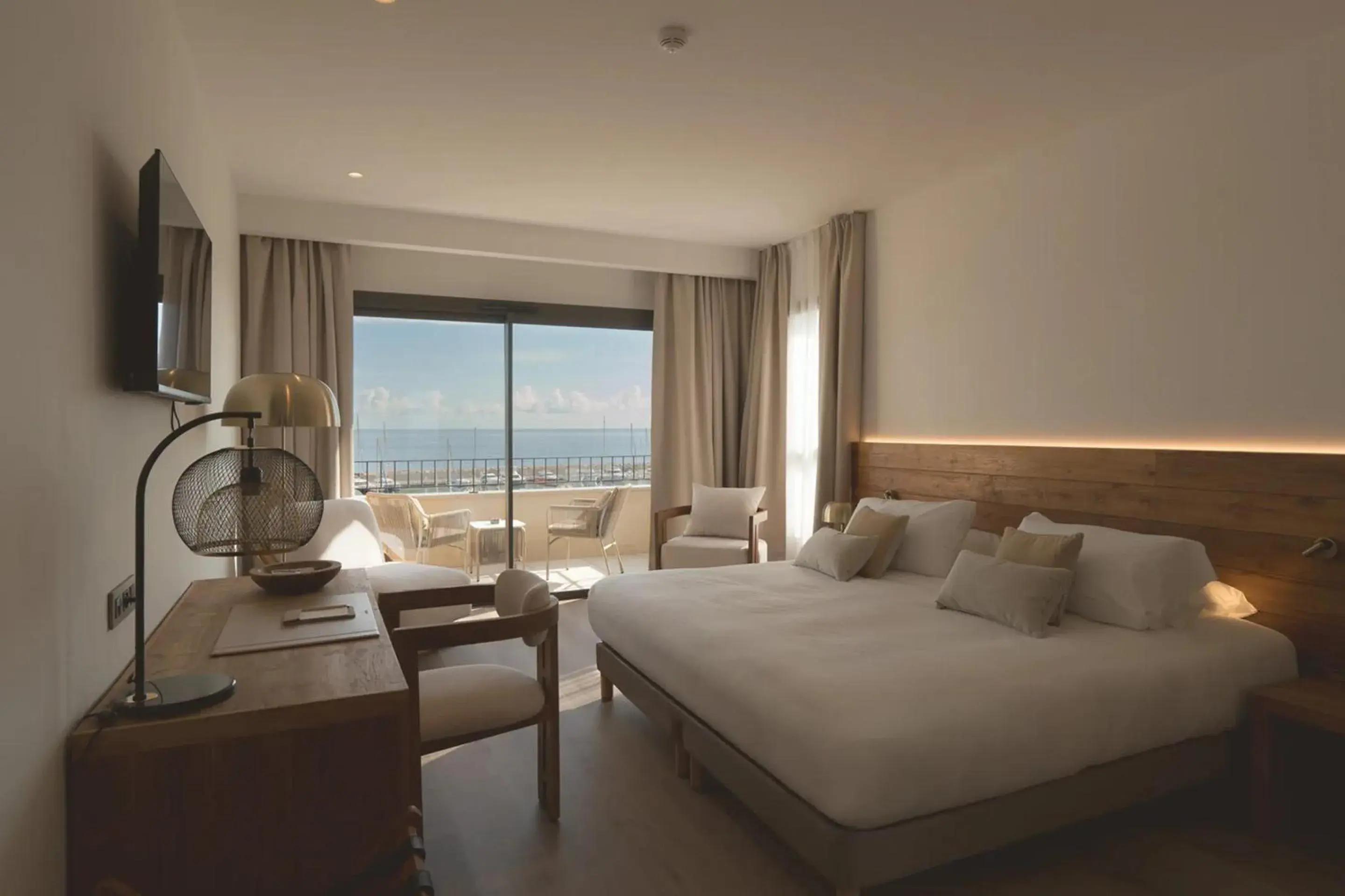 Family Room with Two King Beds and Balcony - Sea View/Non-Smoking in Hôtel & Spa Best Western Premier A Storia Solenzara Family Room with Two King Beds and Balcony - Sea View/Non-Smoking in Hôtel & Spa Best Western Premier A Storia Solenzara