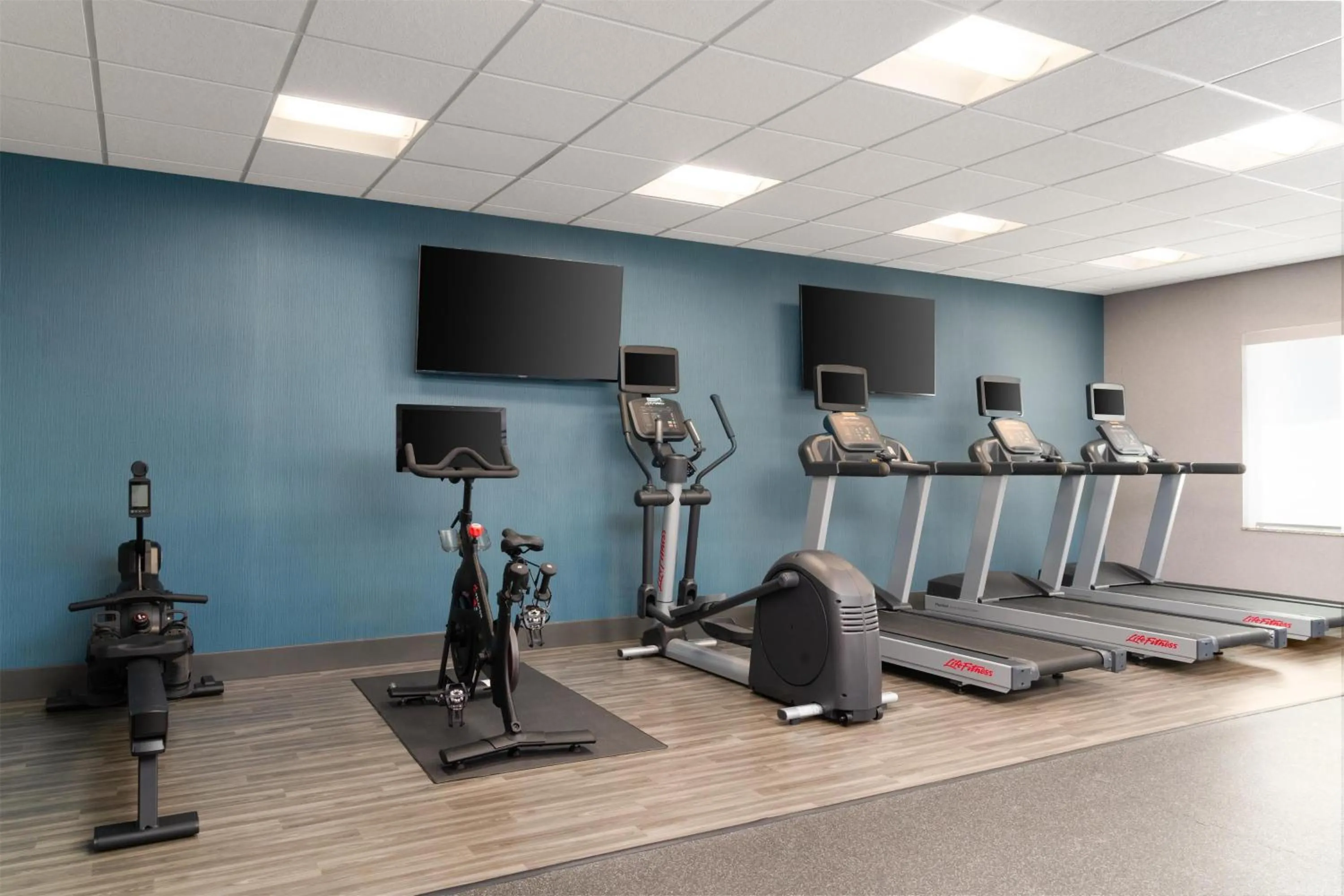 Fitness centre/facilities in Hampton Inn Fairmont