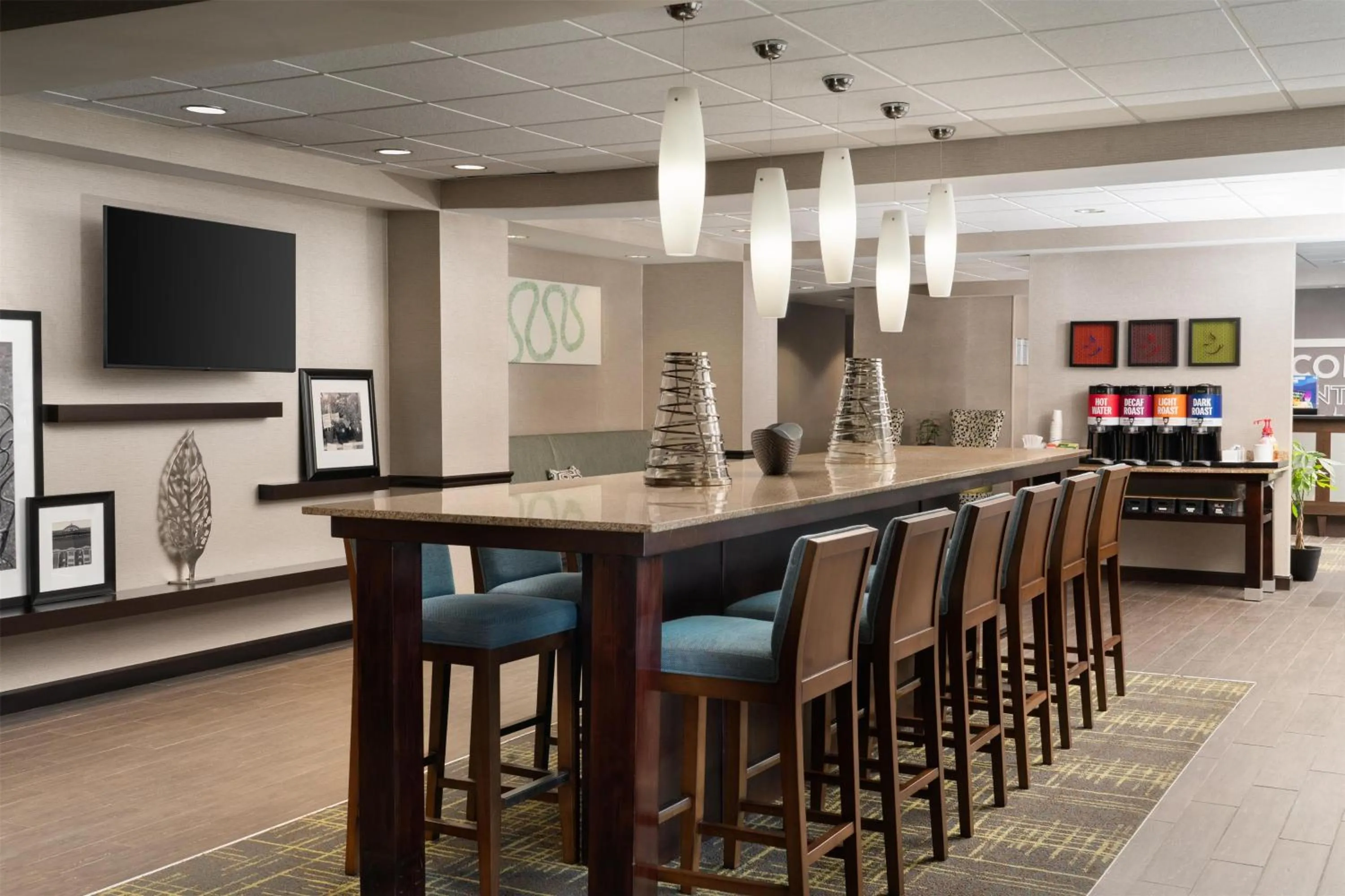 Breakfast in Hampton Inn Fairmont