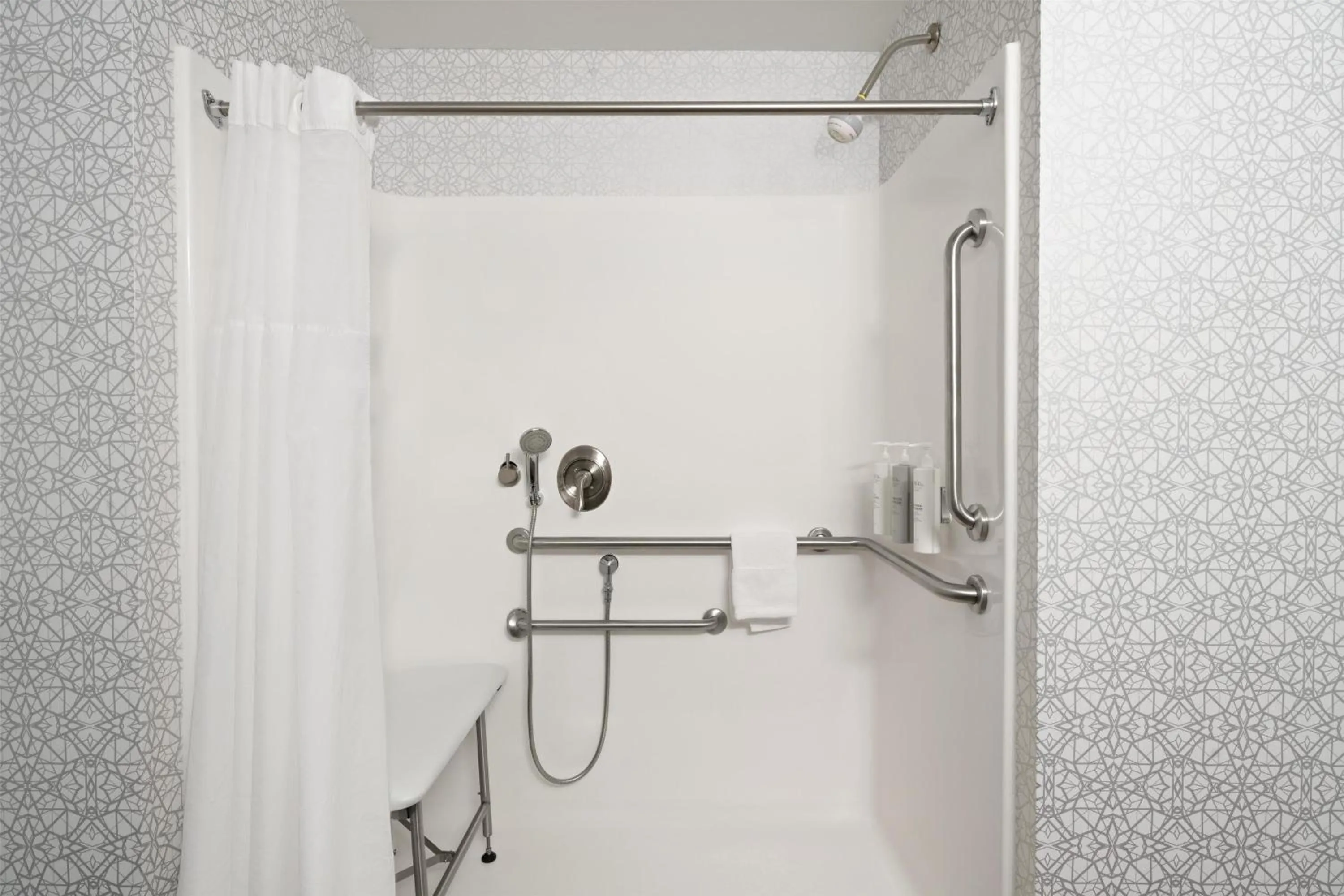 Bathroom in Hampton Inn Fairmont