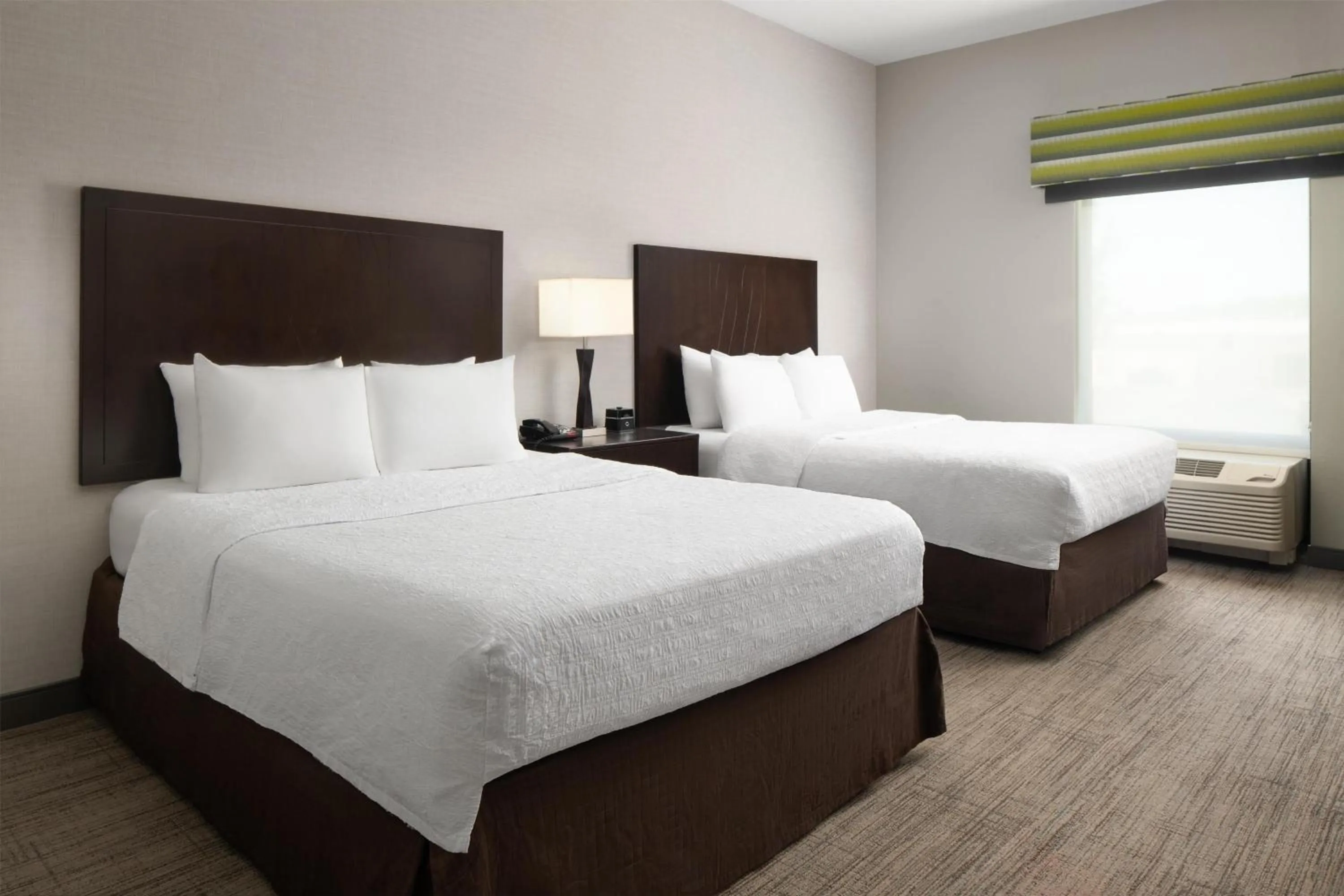 Bed in Hampton Inn Fairmont