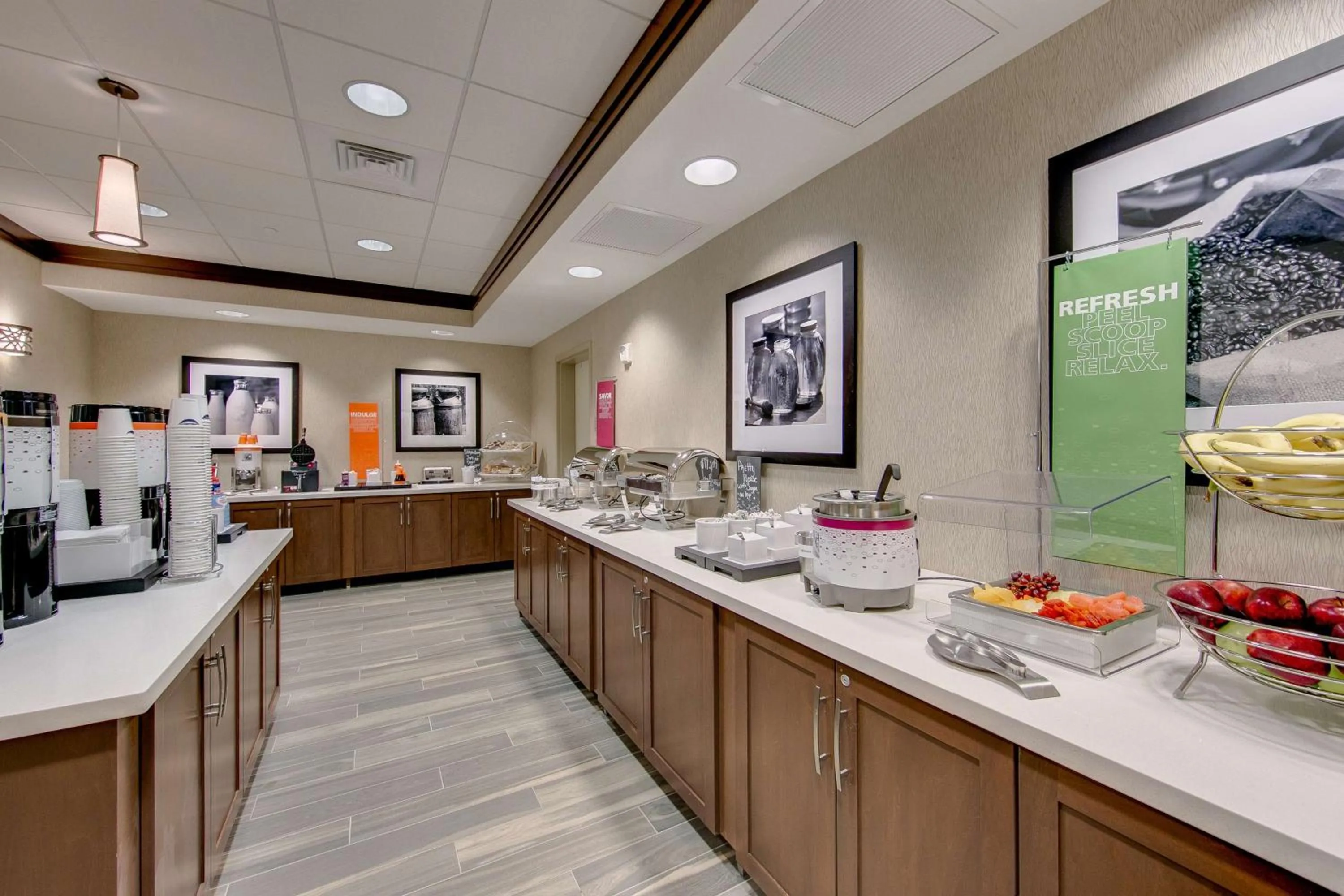 Breakfast in Hampton Inn & Suites North Houston Spring