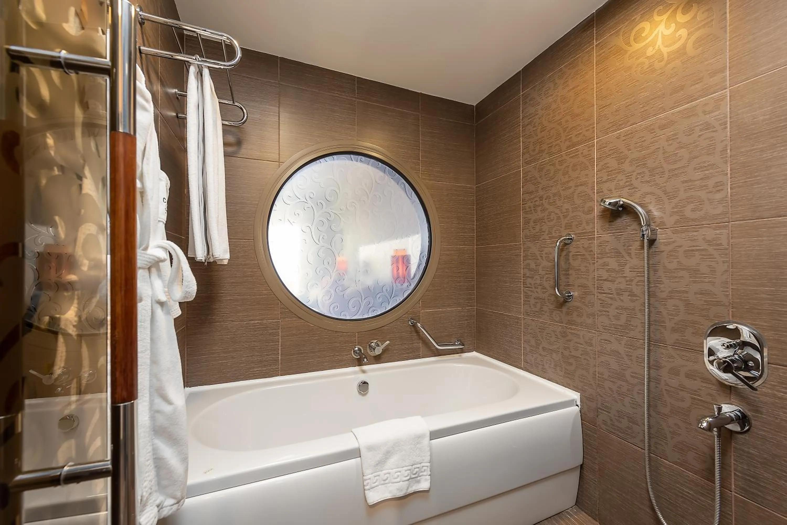 Bathroom in Cornelia Diamond Golf Resort & Spa