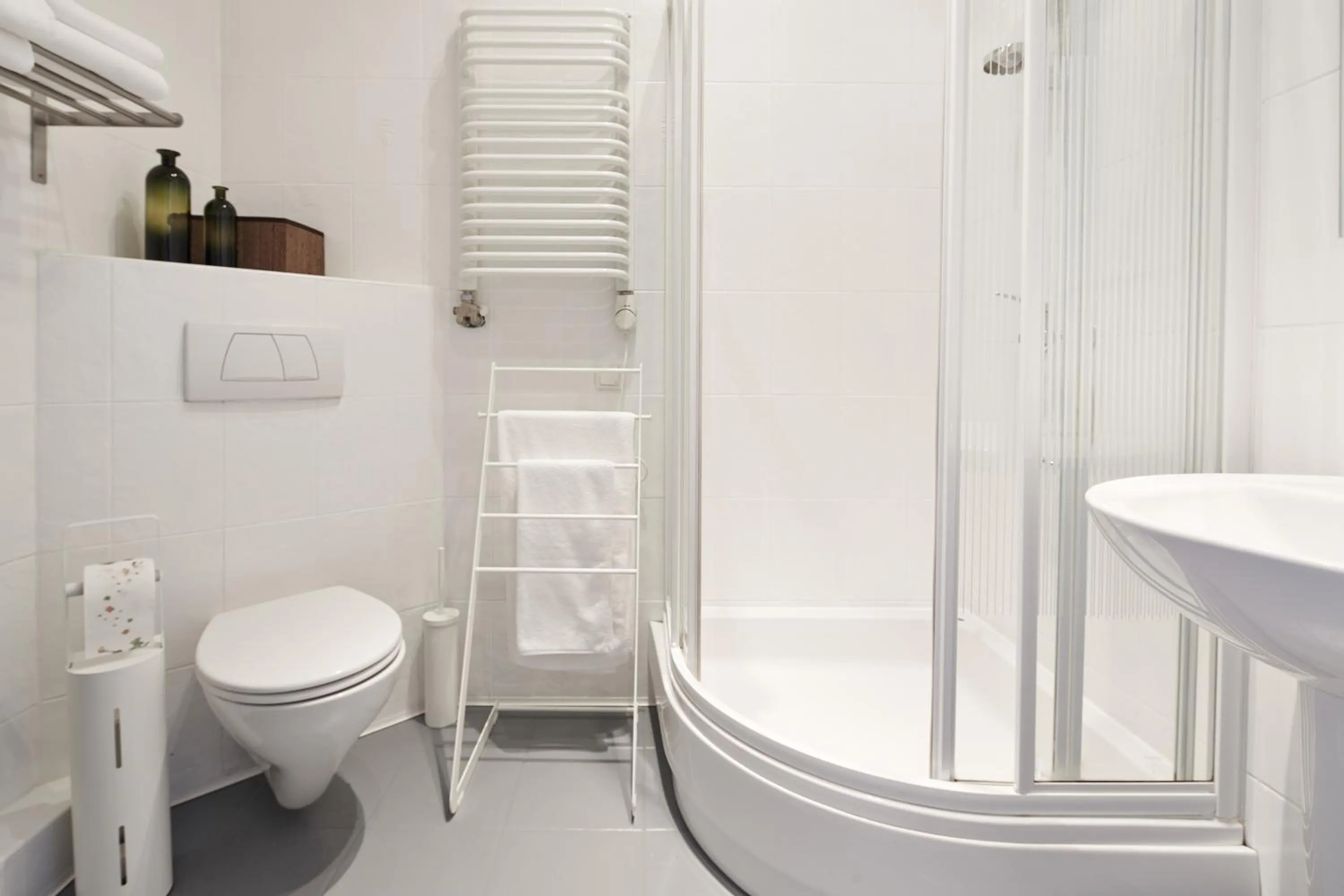 Shower in PlayRoom Aparthotel