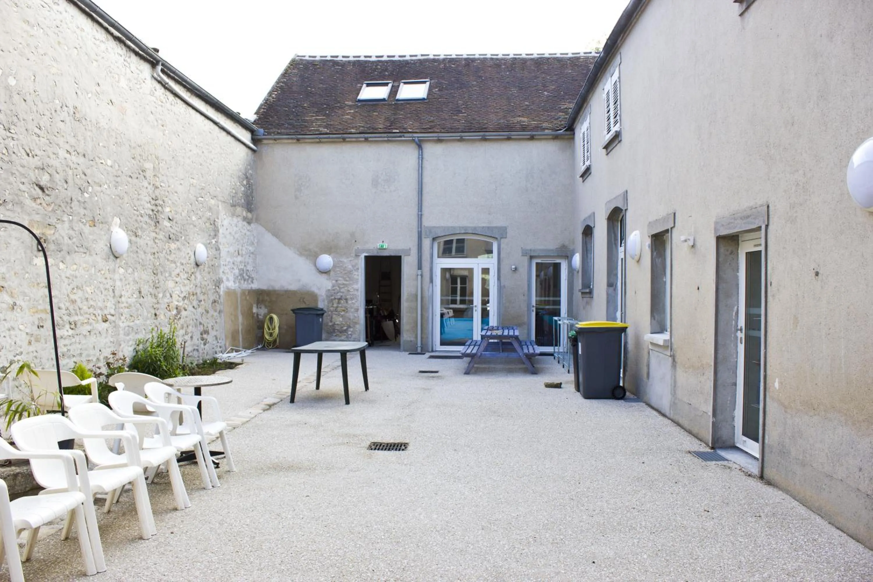 Patio in Fontaineblhostel hostel & camping near Fontainebleau