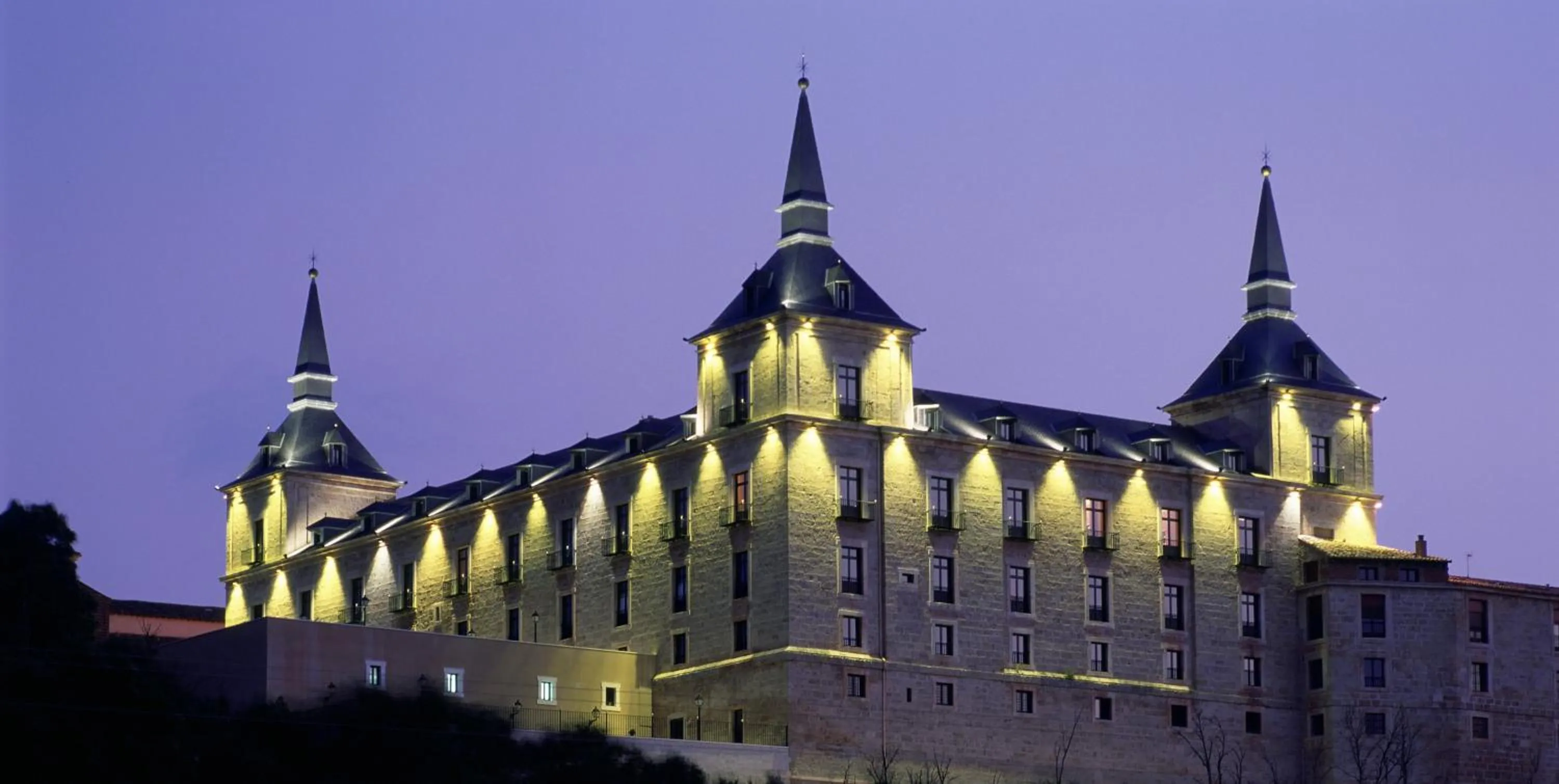 Property building in Parador de Lerma