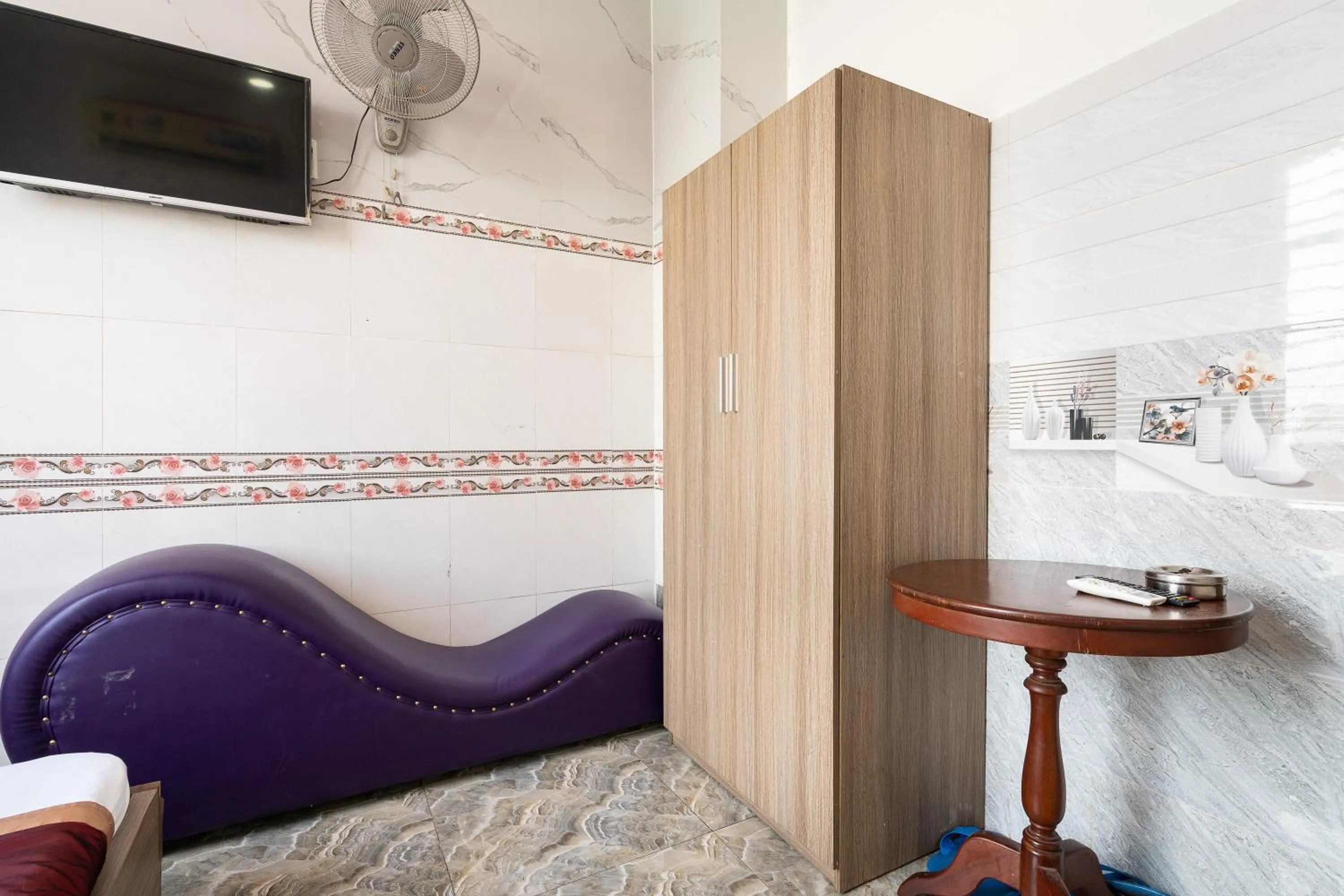 TV and multimedia, Bed in Collection O District 12 - Mau Tim Hotel