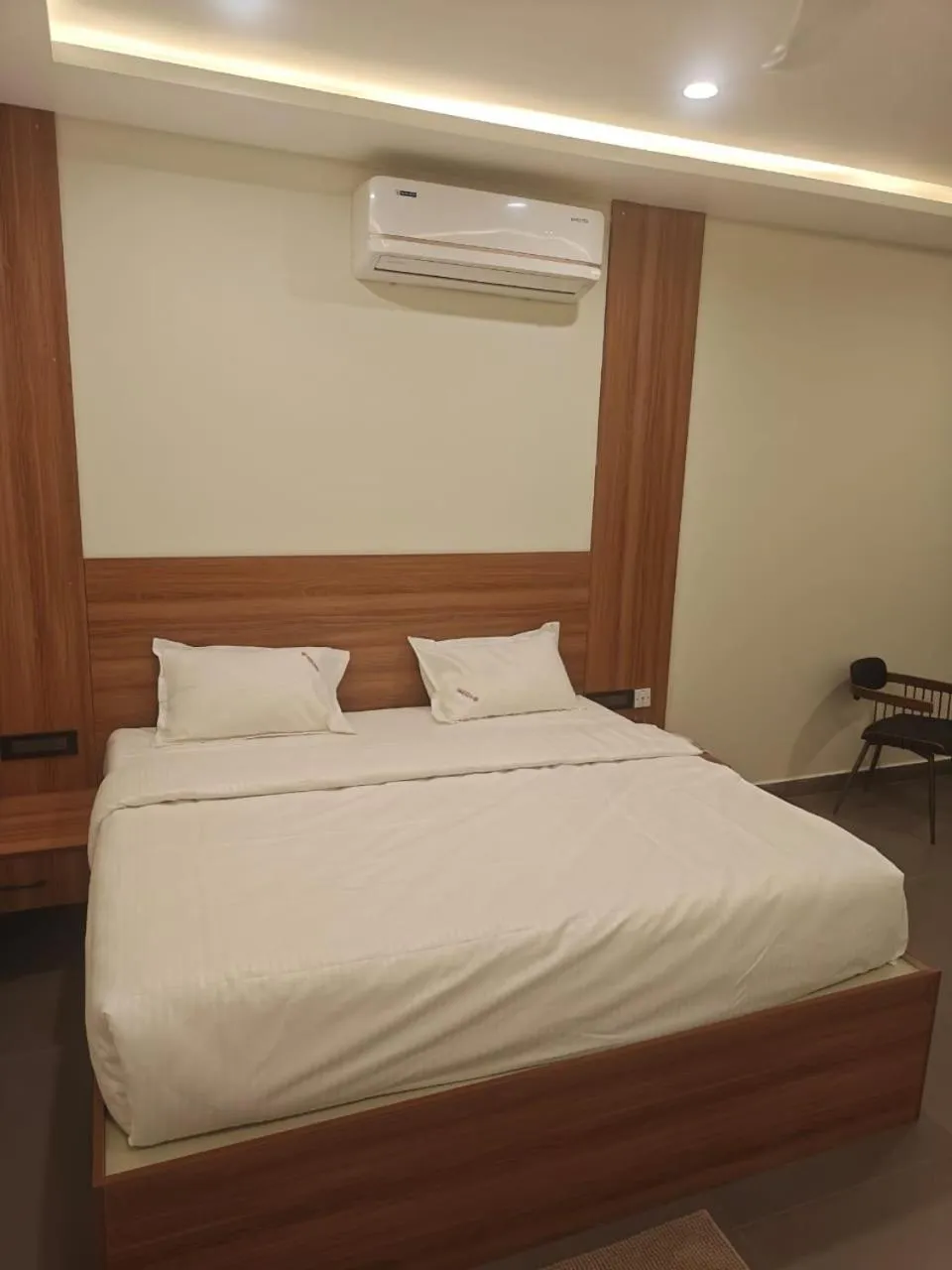 Bed in Hotel Diyanvi