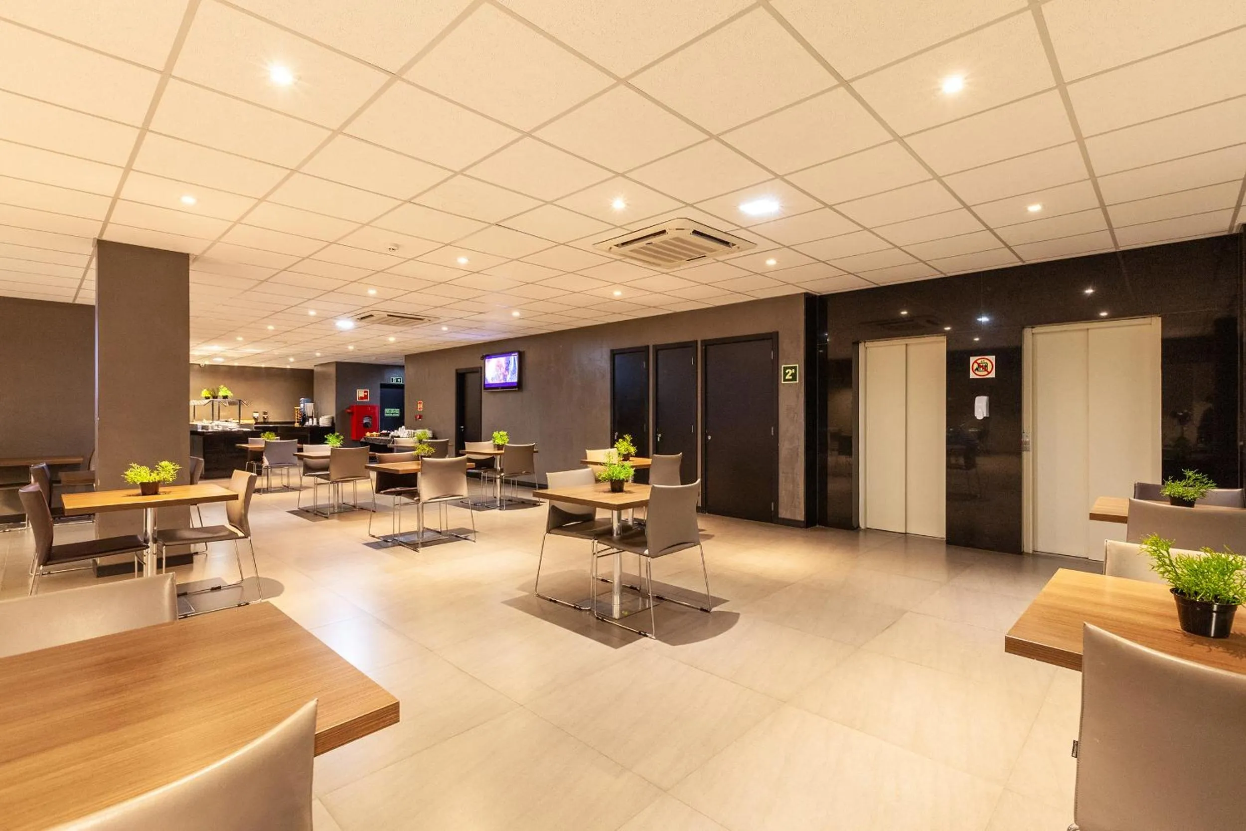 Restaurant/places to eat in Tri Hotel Executive Lajeado