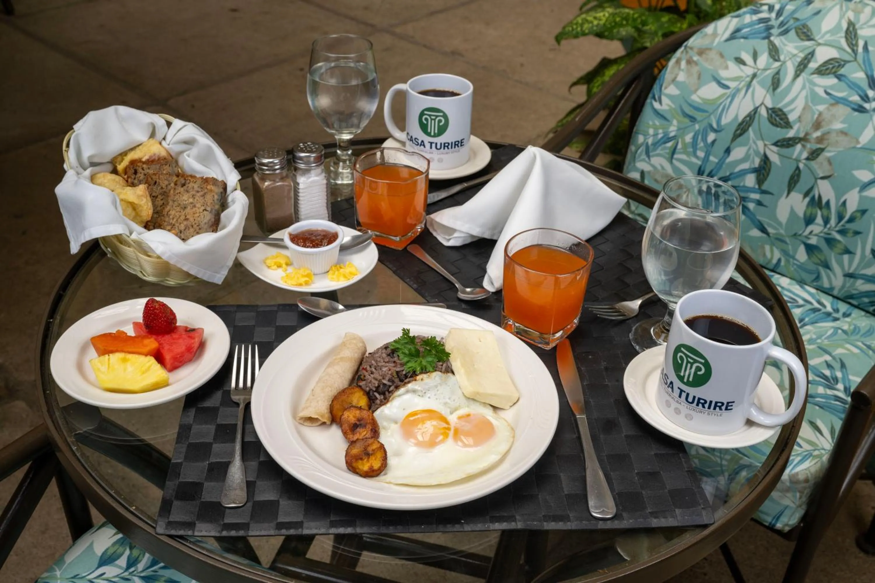 Breakfast in Hotel Casa Turire