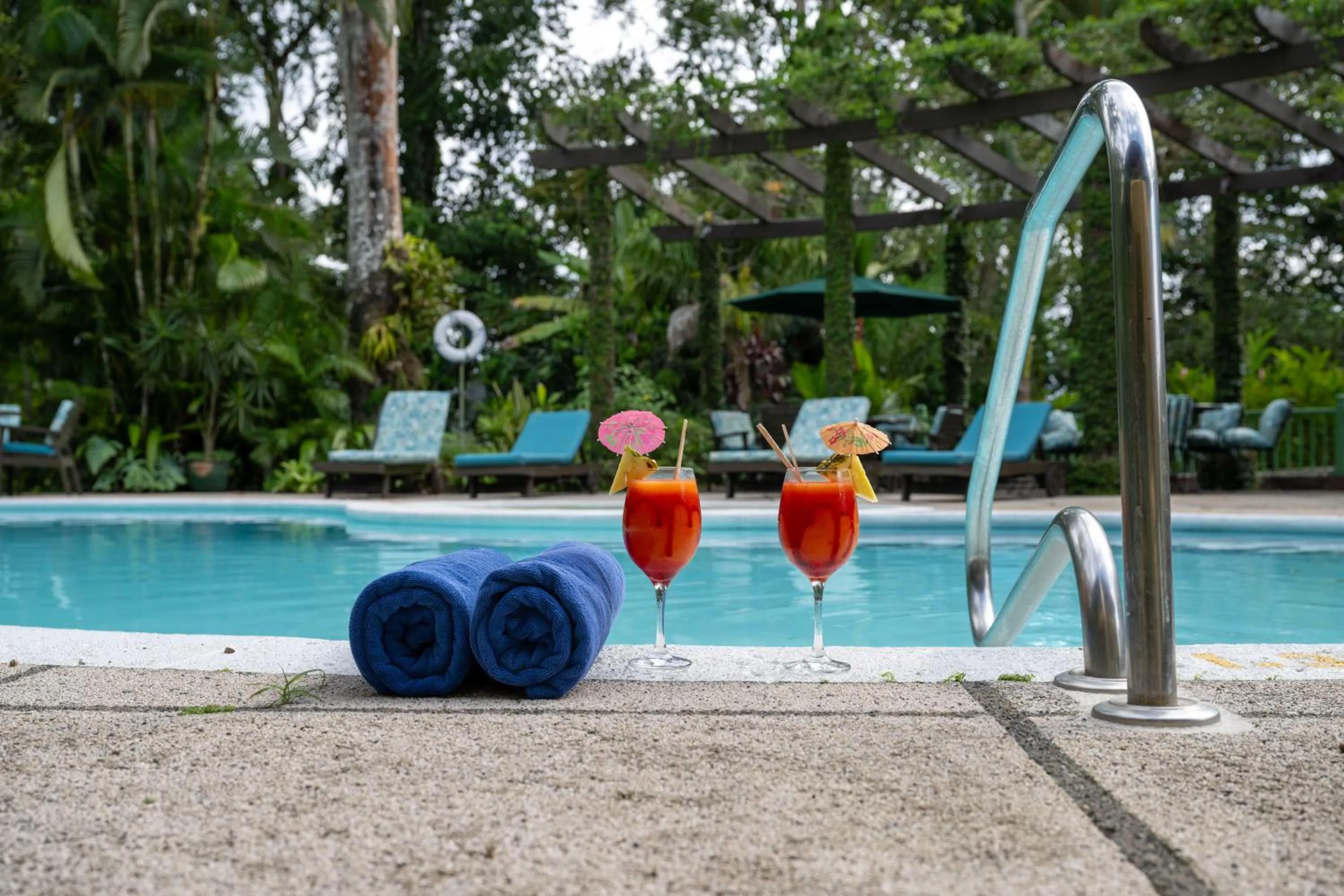 Swimming pool in Hotel Casa Turire
