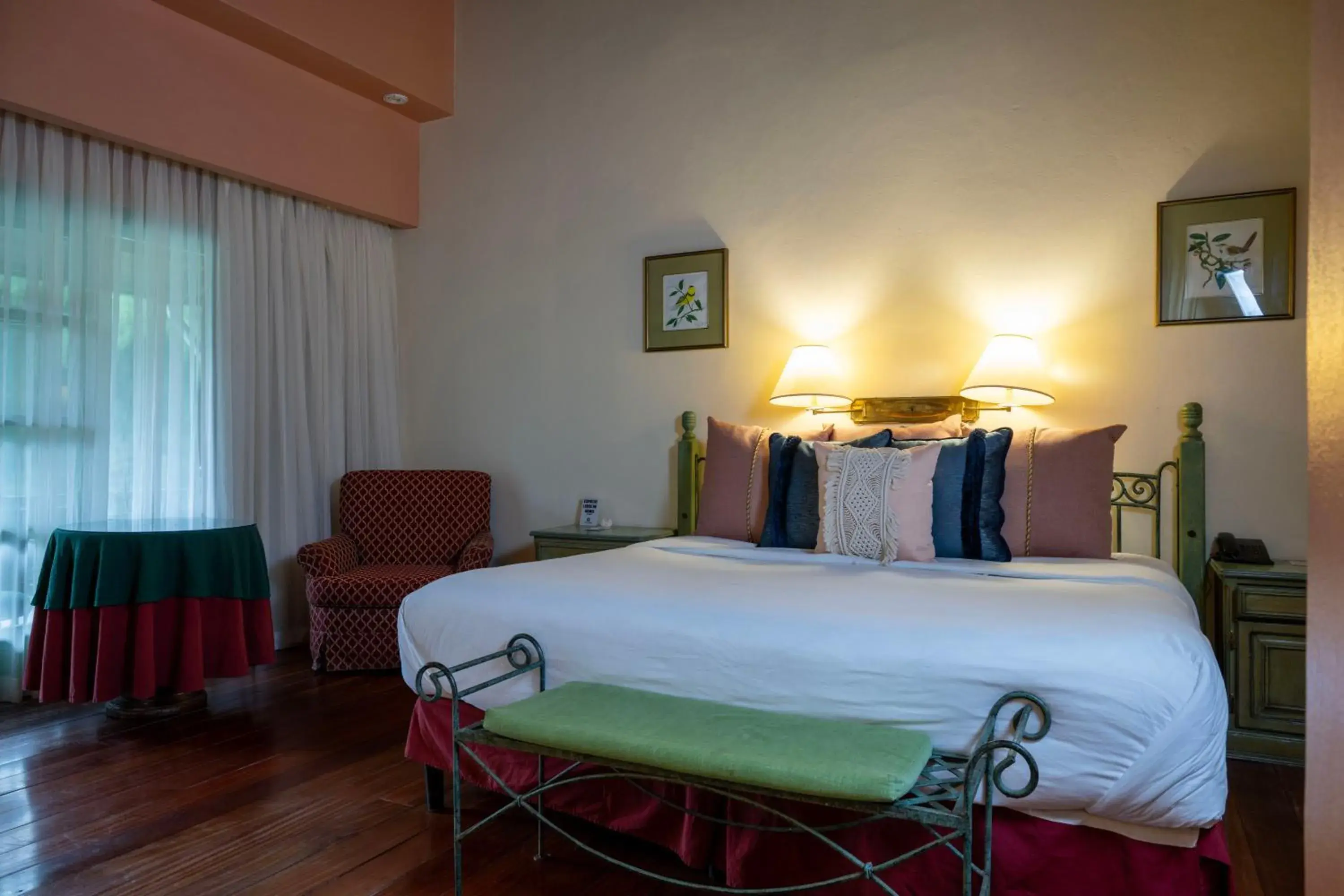 Deluxe King Room in Hotel Casa Turire Deluxe King Room in Hotel Casa Turire