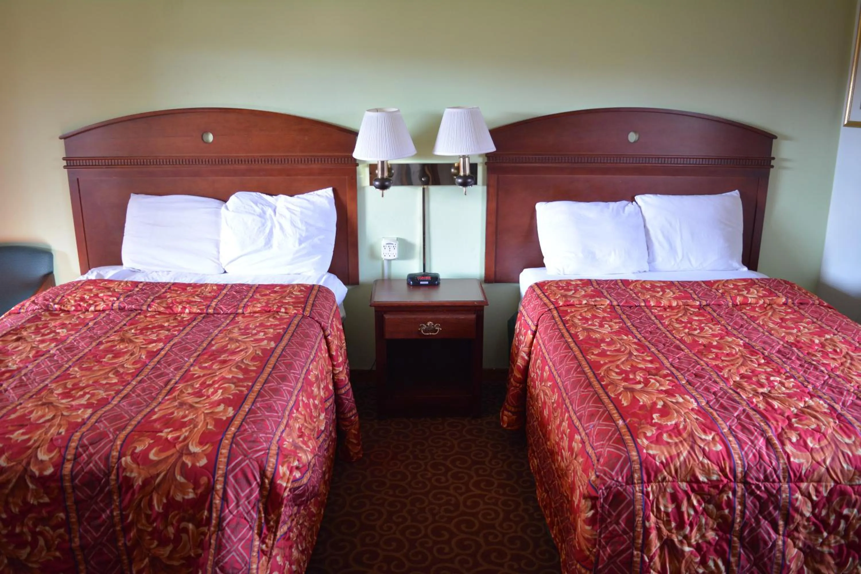 Bed in WYE Motor Lodge Duncansville - Altoona