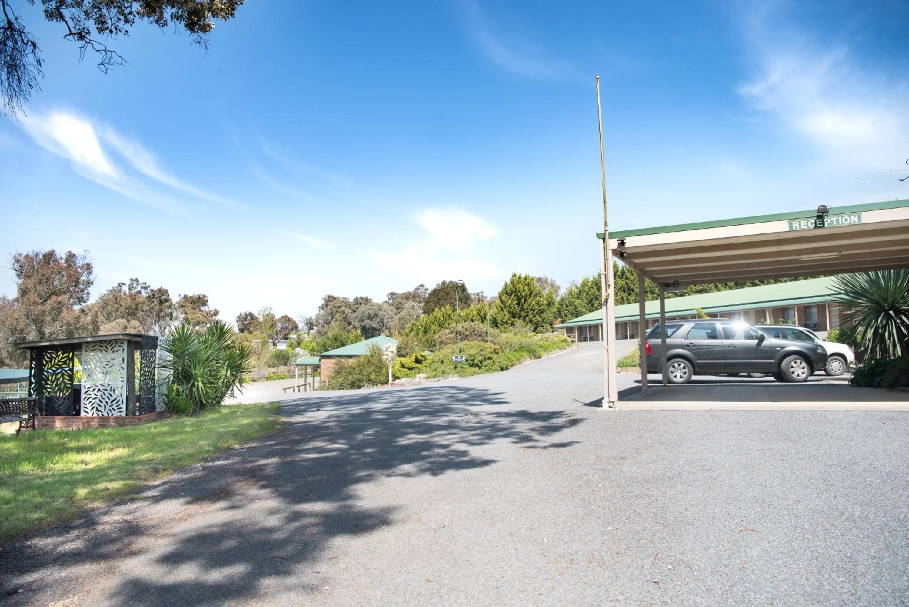 Property building in Motel Views Yackandandah