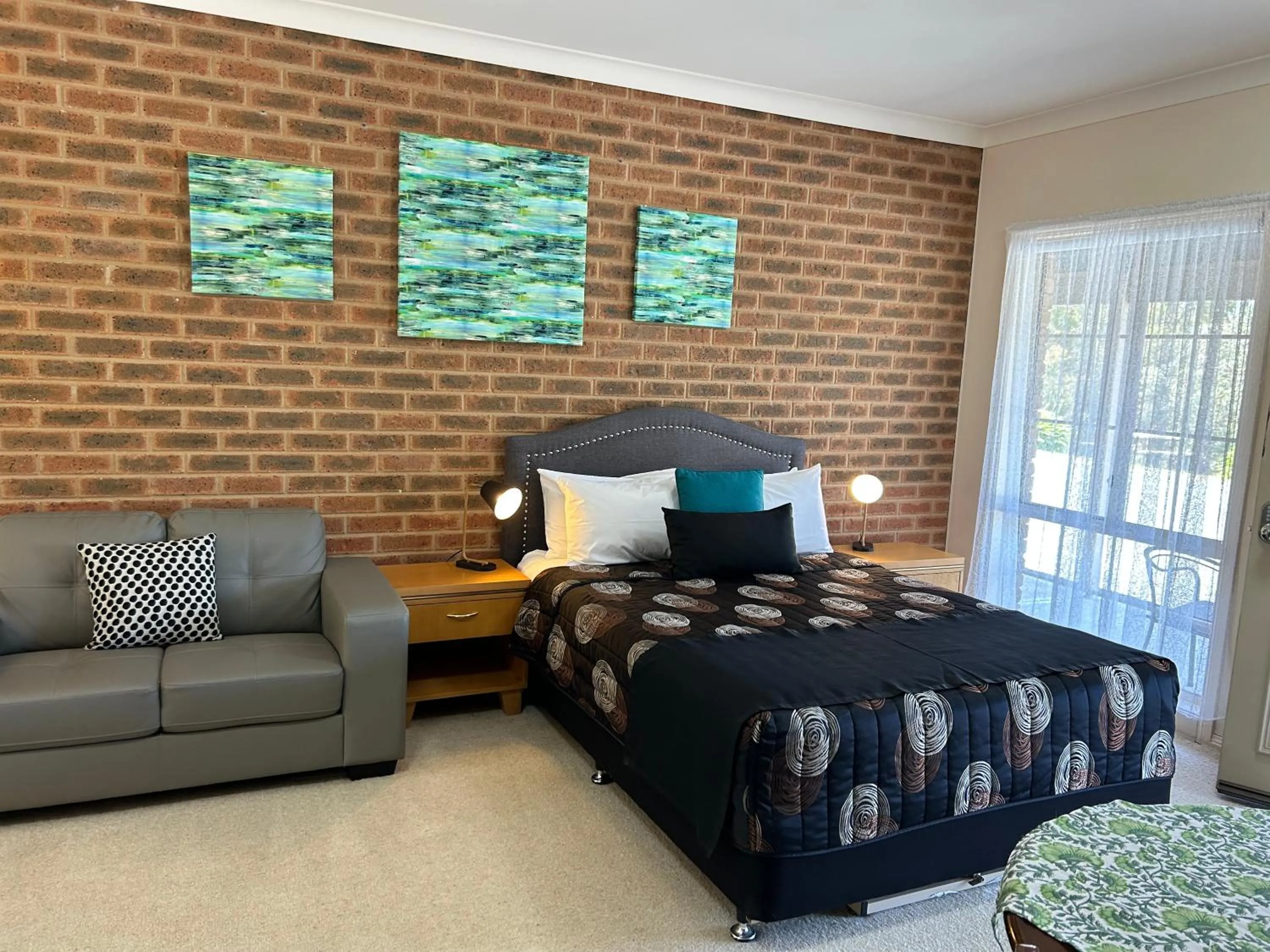 Photo of the whole room in Motel Views Yackandandah