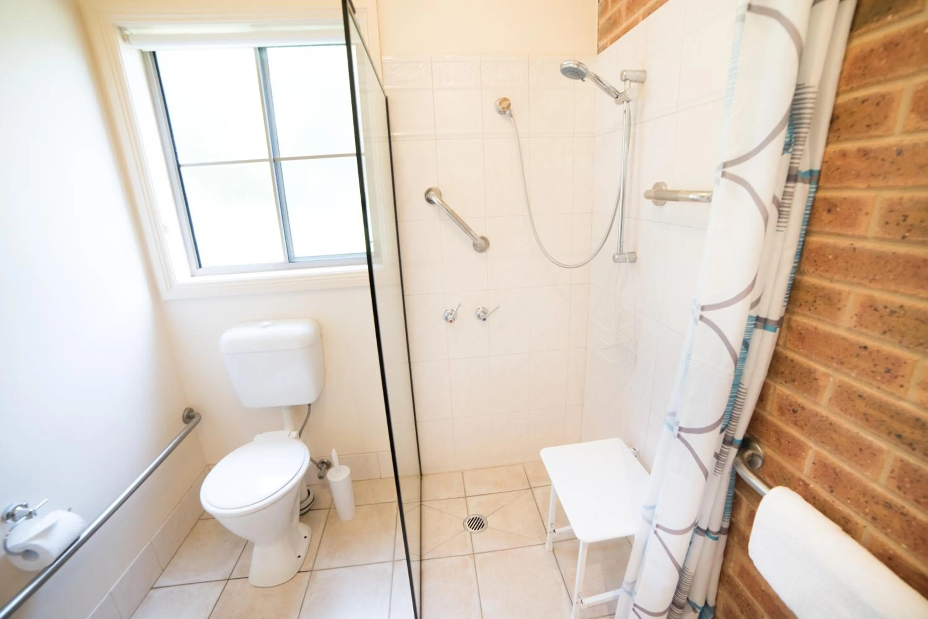 Bathroom in Motel Views Yackandandah