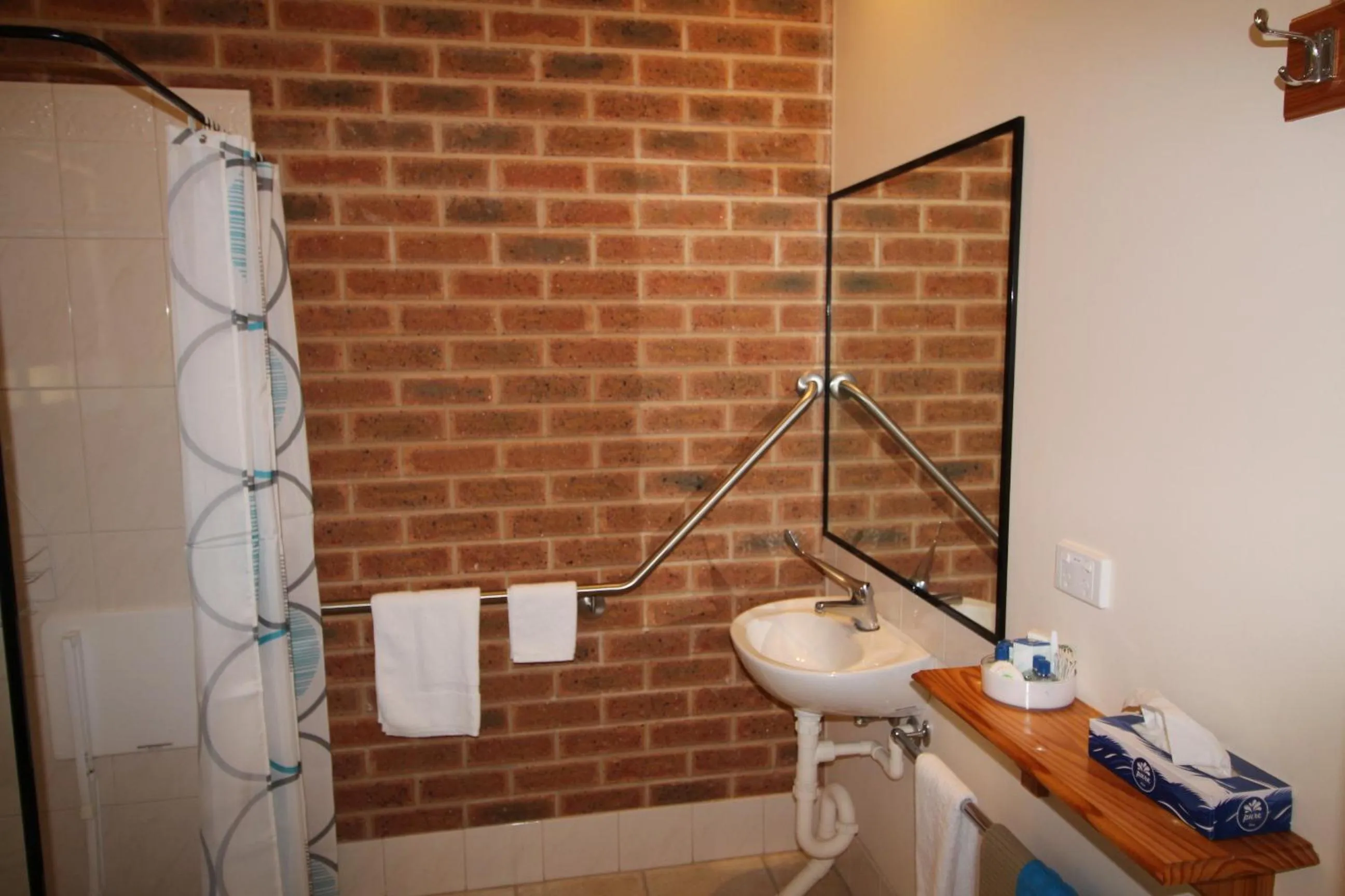 Bathroom in Motel Views Yackandandah