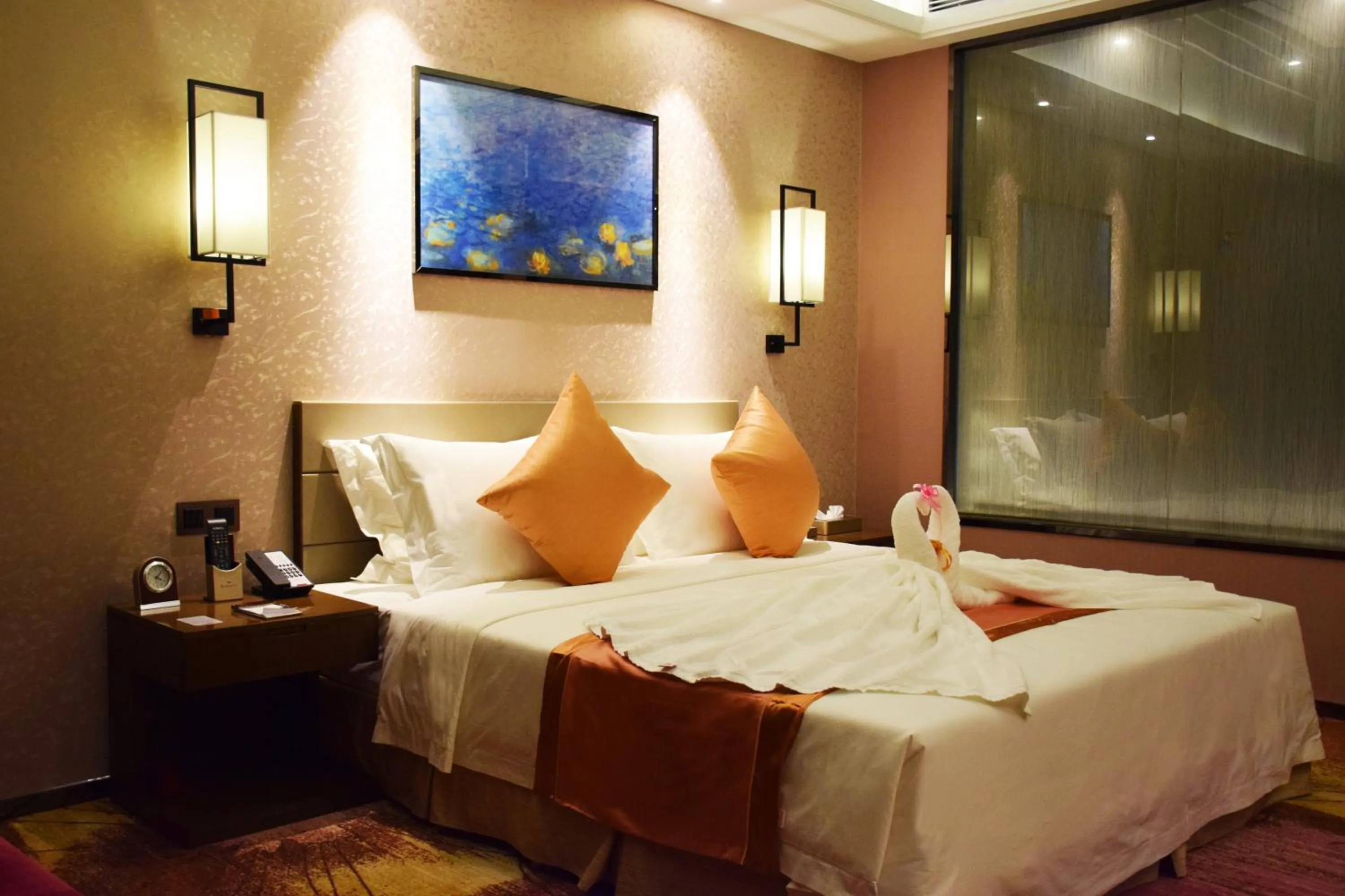 Bedroom, Bed in Ramada Foshan Hotel