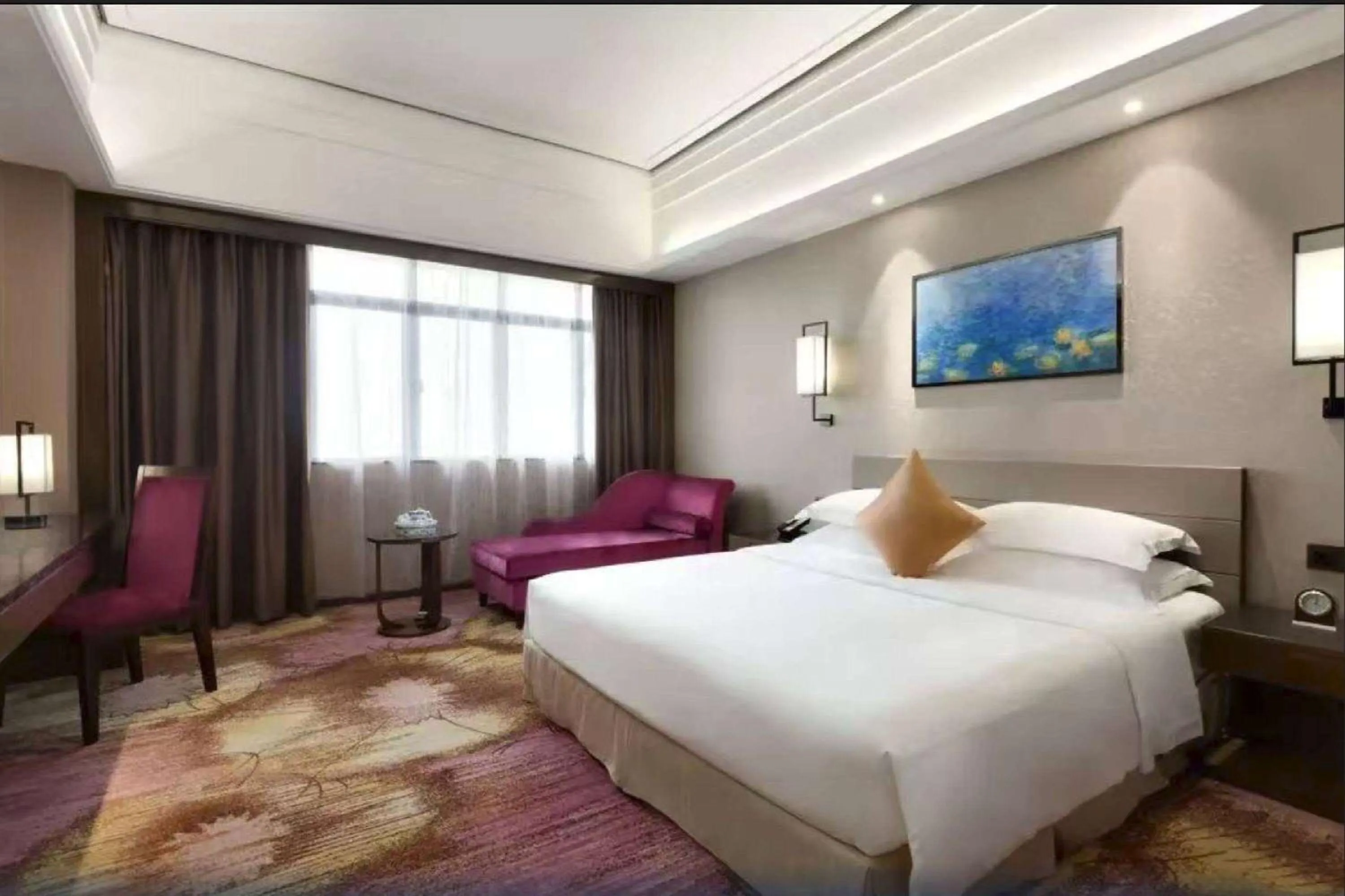 Photo of the whole room, Bed in Ramada Foshan Hotel
