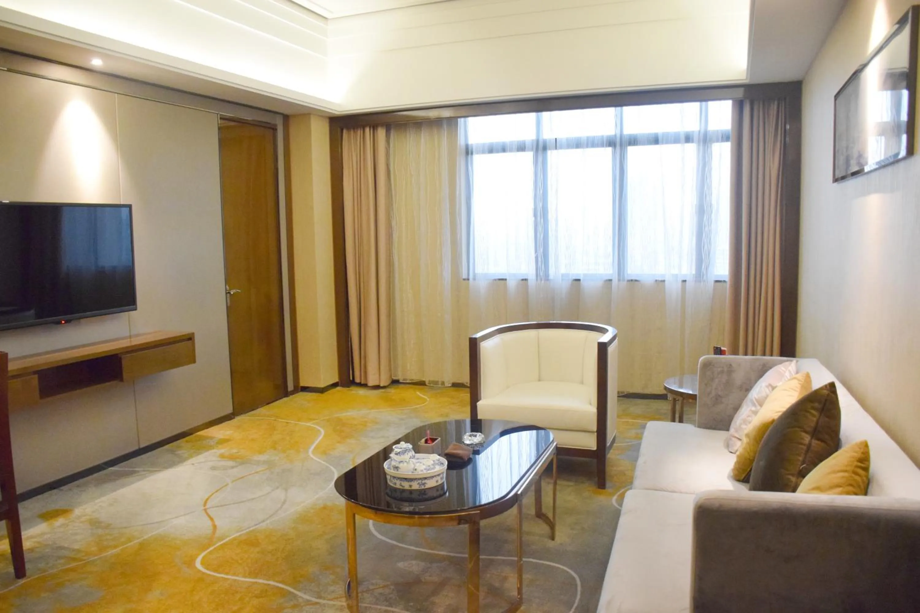 TV and multimedia in Ramada Foshan Hotel