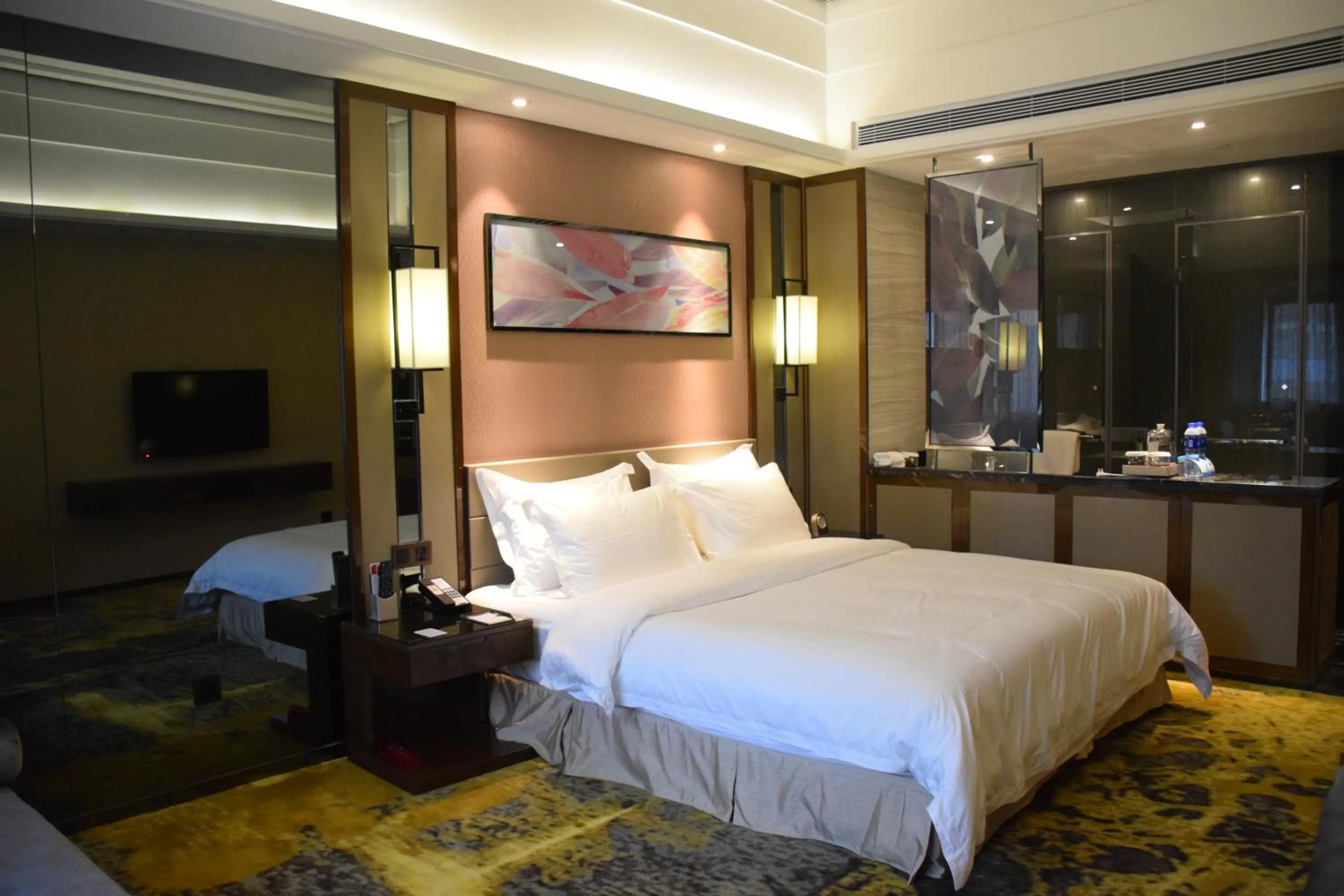 Bedroom, Bed in Ramada Foshan Hotel