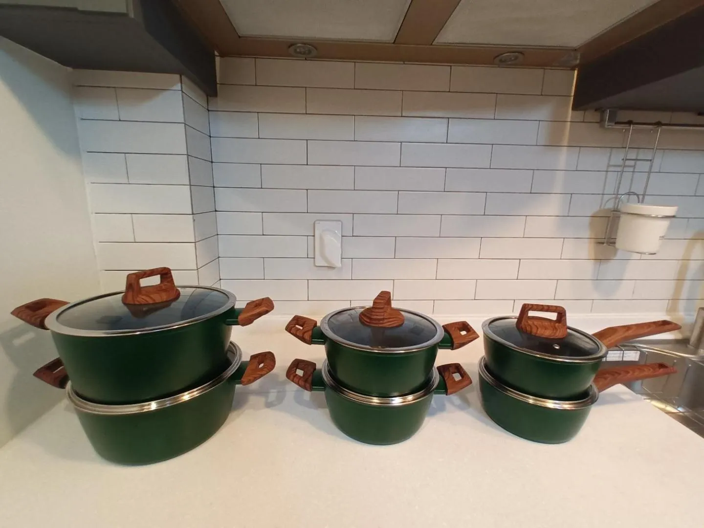 Kitchen or kitchenette in Elephant Hostel Nampo