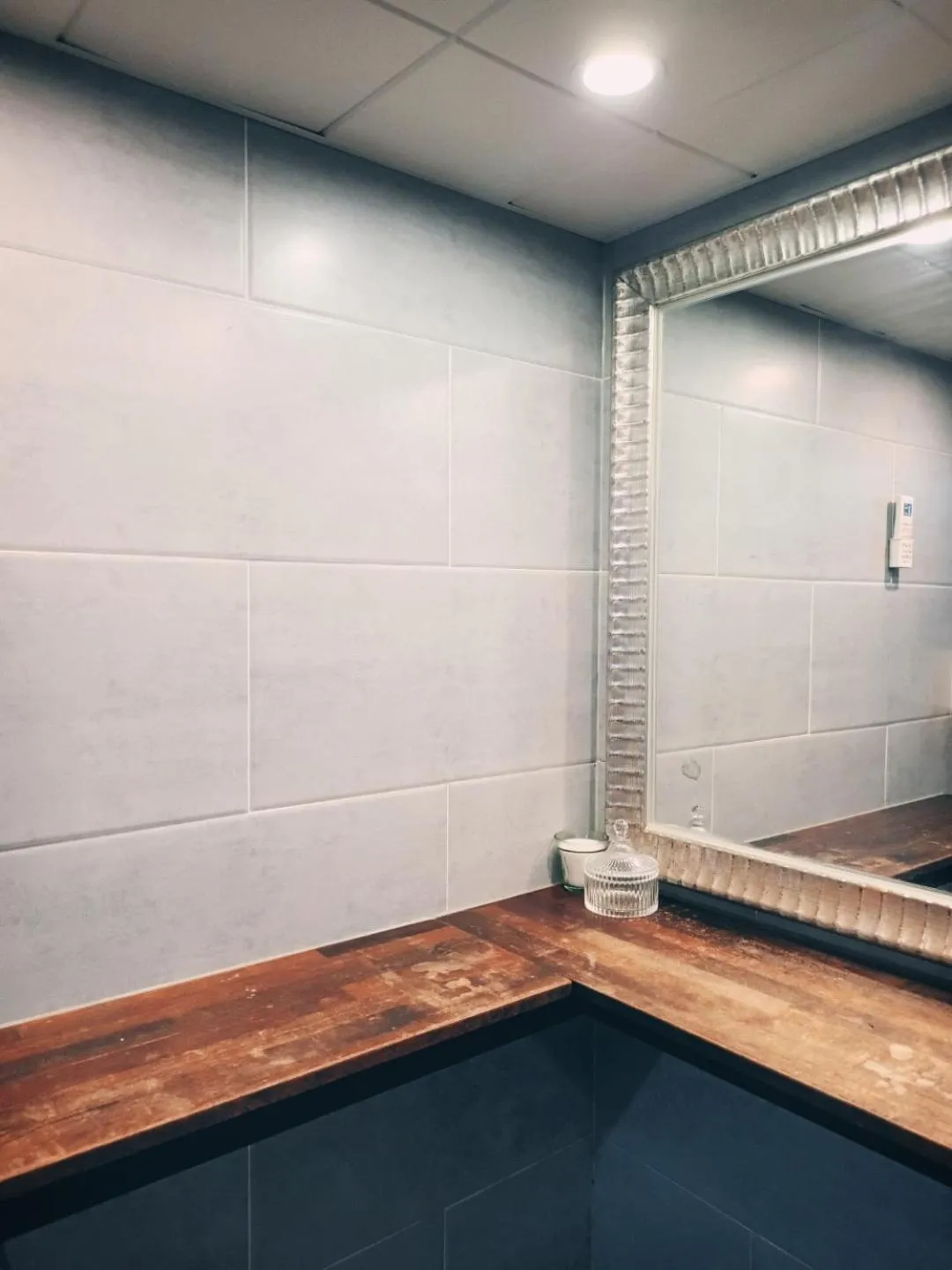 Bathroom in Elephant Hostel Nampo