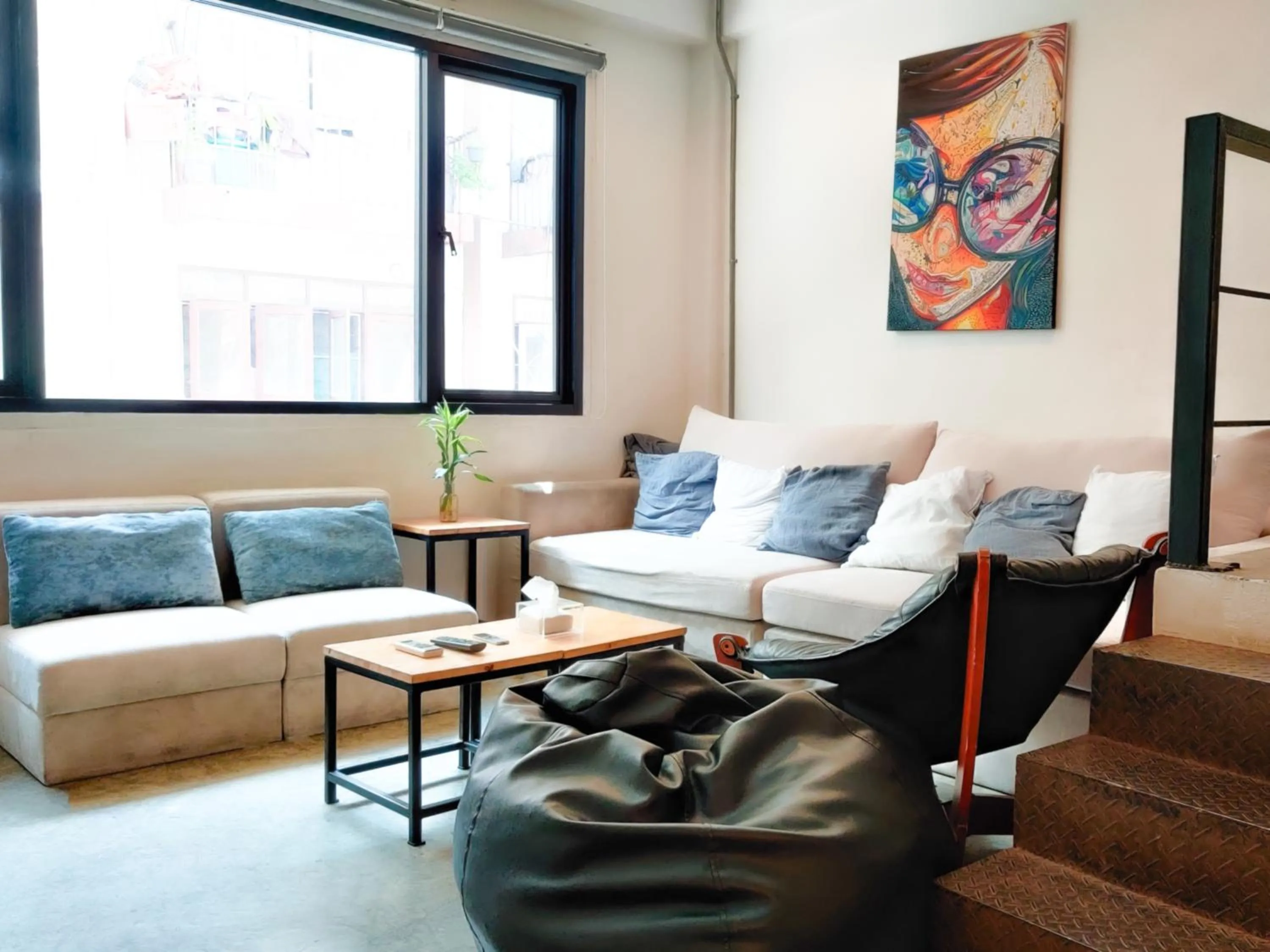 Communal lounge/ TV room in HOLY SHEET Hostel