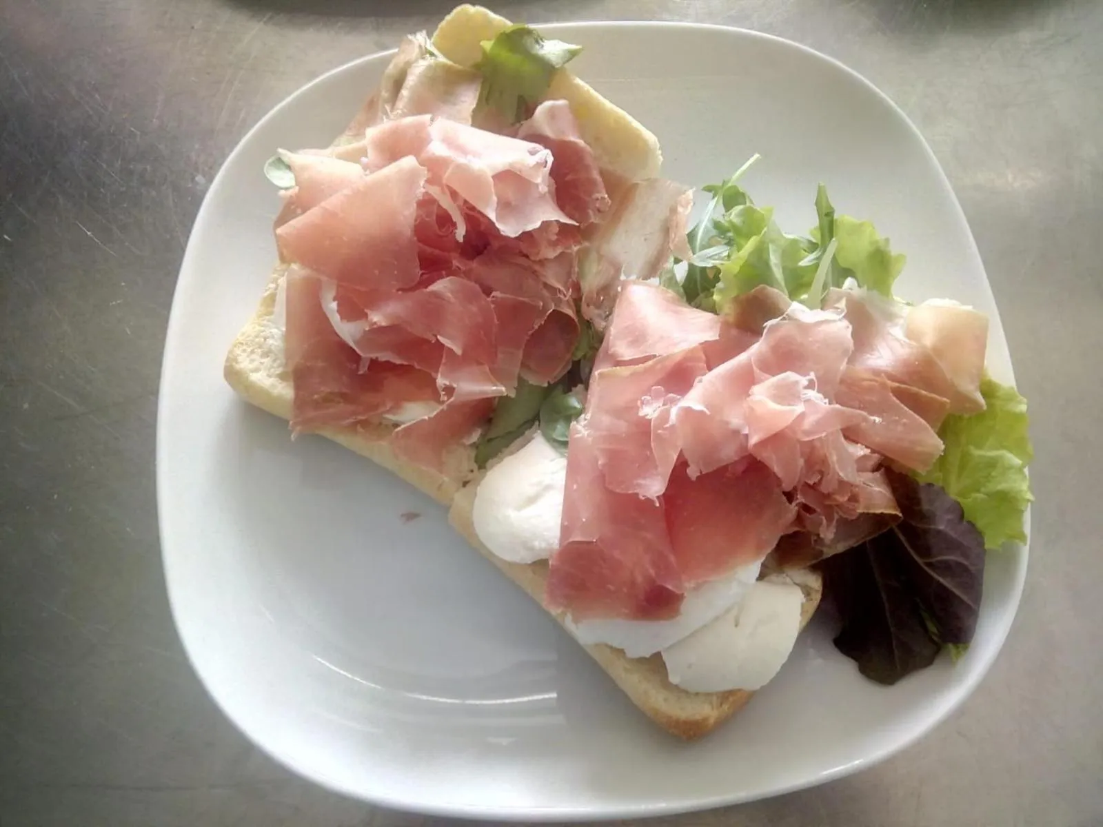 Food and drinks in Hotel Madalù