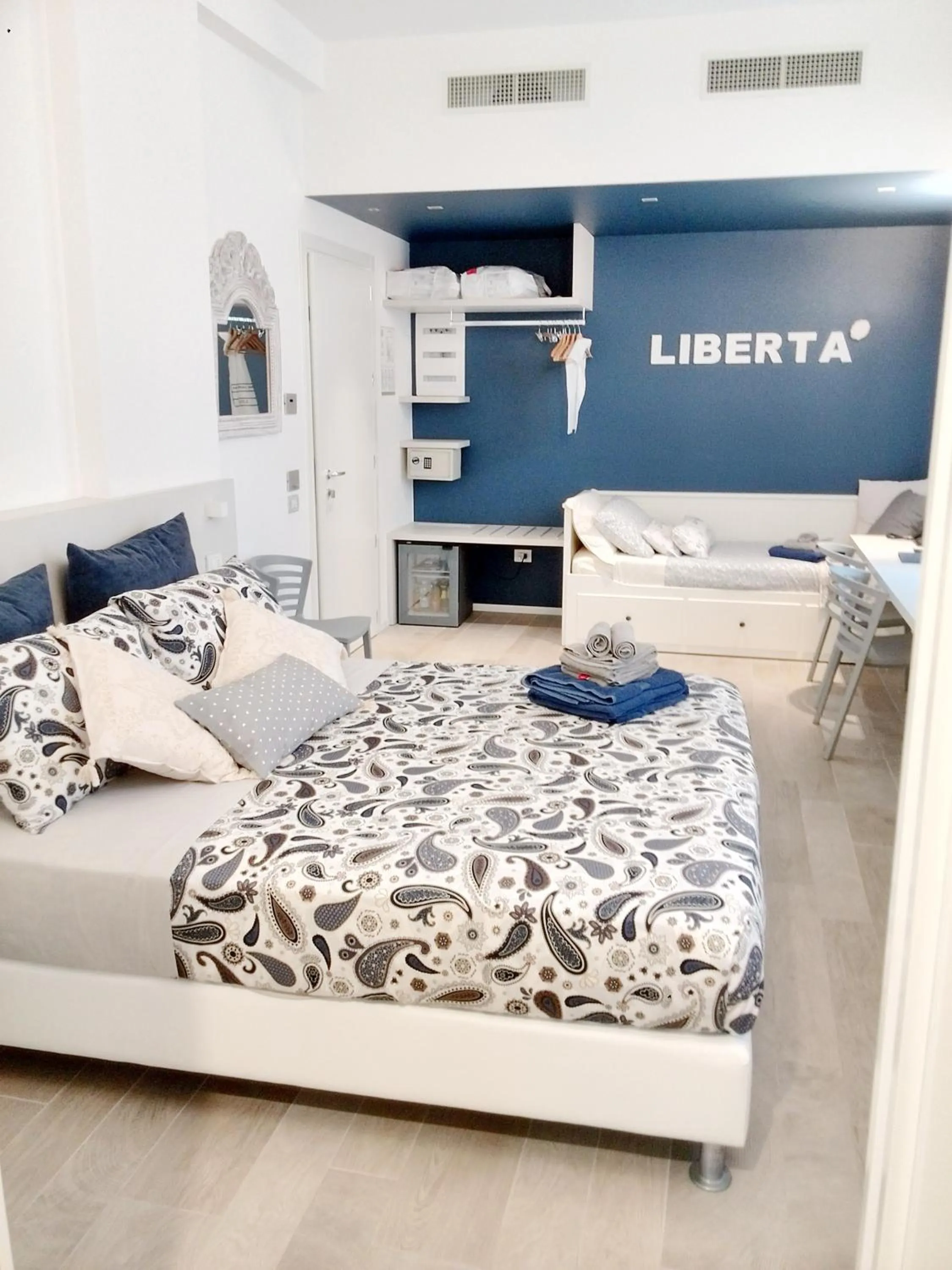 Bedroom, Bed in Hotel Madalù