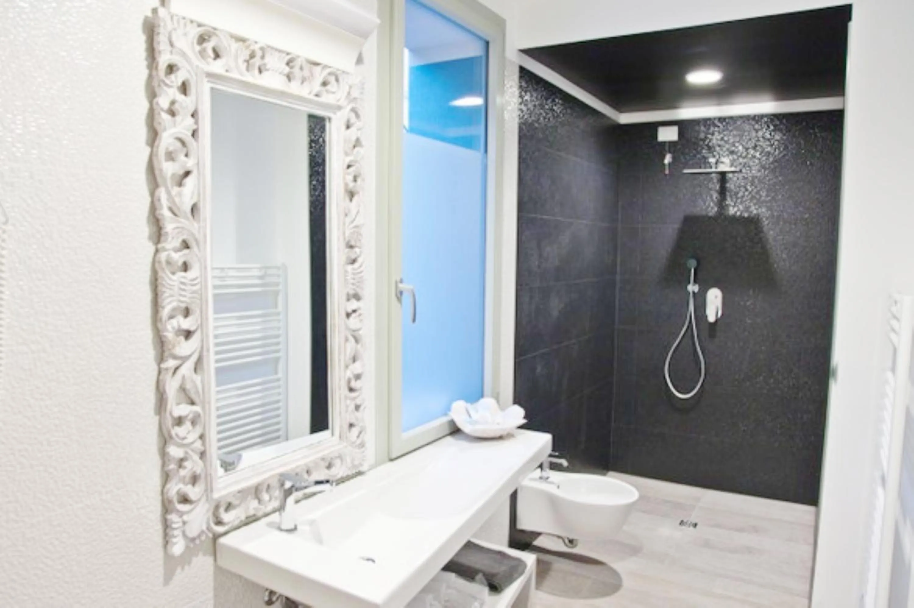 Bathroom in Hotel Madalù